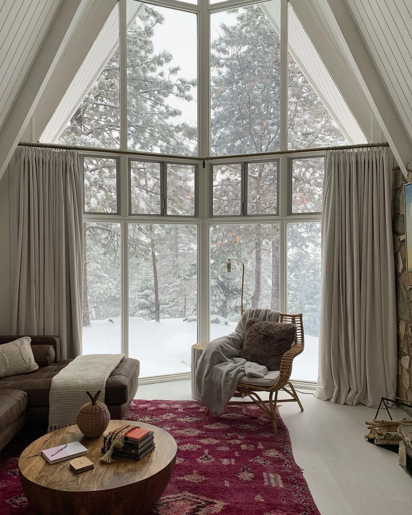 🍎//\🌲
One year ago today!