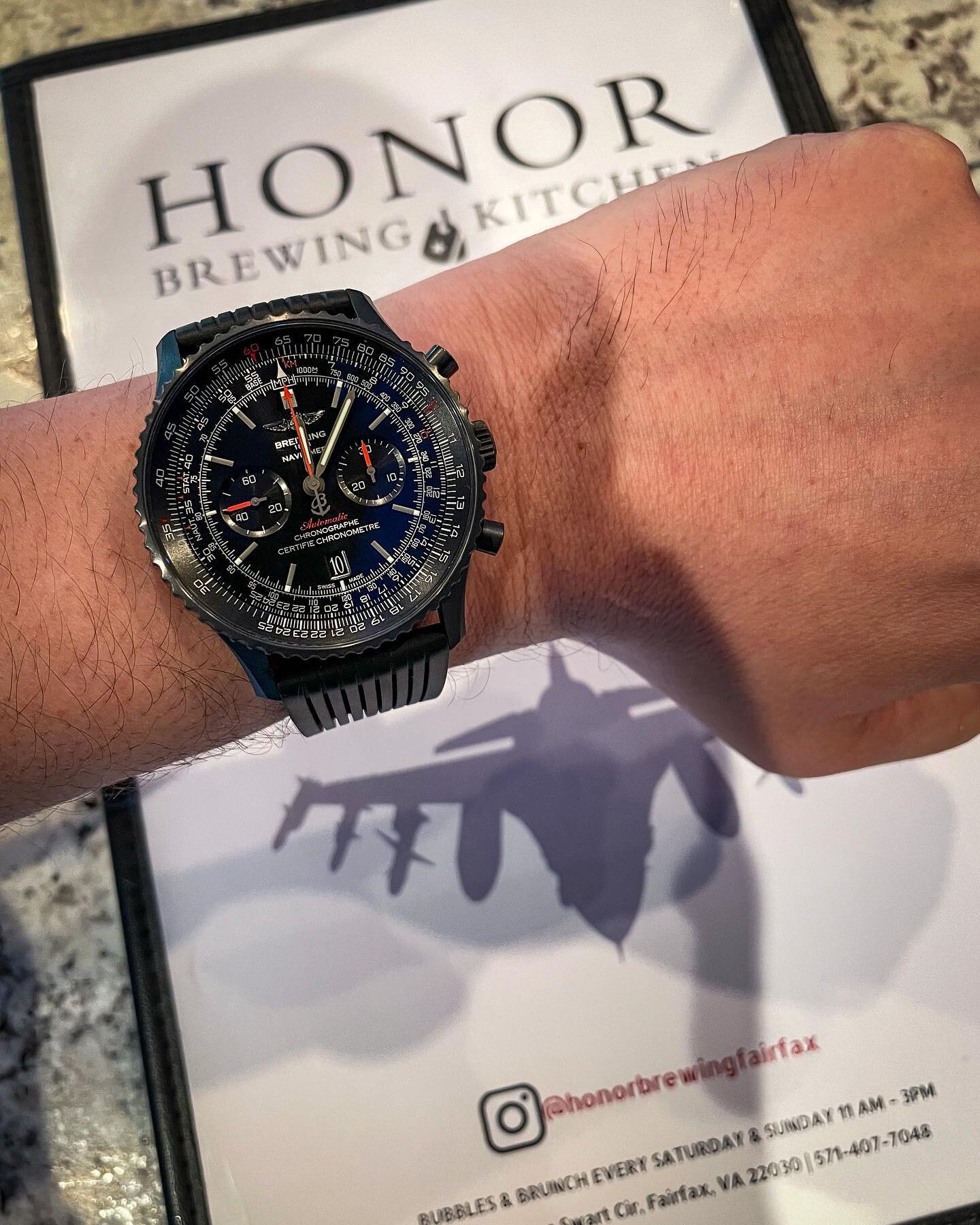 Navi Friday eats! 🍔🍺⌚️🎖️✈️

#navifriday #aviation #veteranowned #veteranownedandoperated #veteranownedbusiness #militaryaviation #militarywatch #thankyouforyourservice #breitling #breitlingnavitimer #navitimer #navitimerworld #breitlingwatch #brei