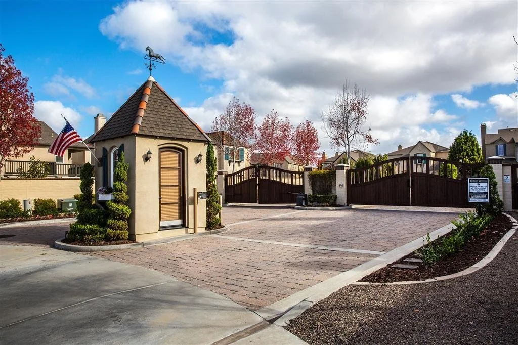 Stallions Crossing Pic - 3.jpg