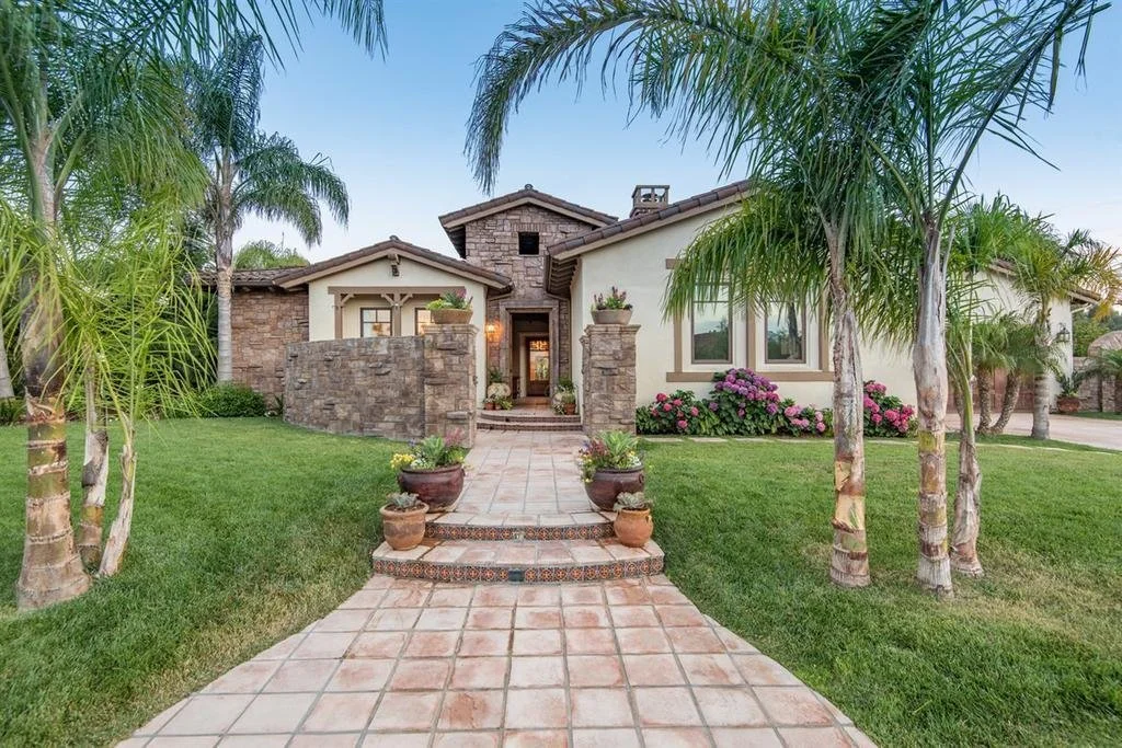 Valencia Pic - 1.jpg