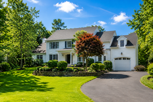 When to List in Westford MA 2026: Spring or Late Summer for Luxury Buyers
