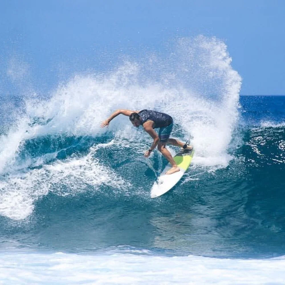 2016
Every year has something unique mixed in between the everyday. Most of my photos of #2016 live on a hard drive somewhere, but here are a few of my favourites surfing in the Maldives and playing music.