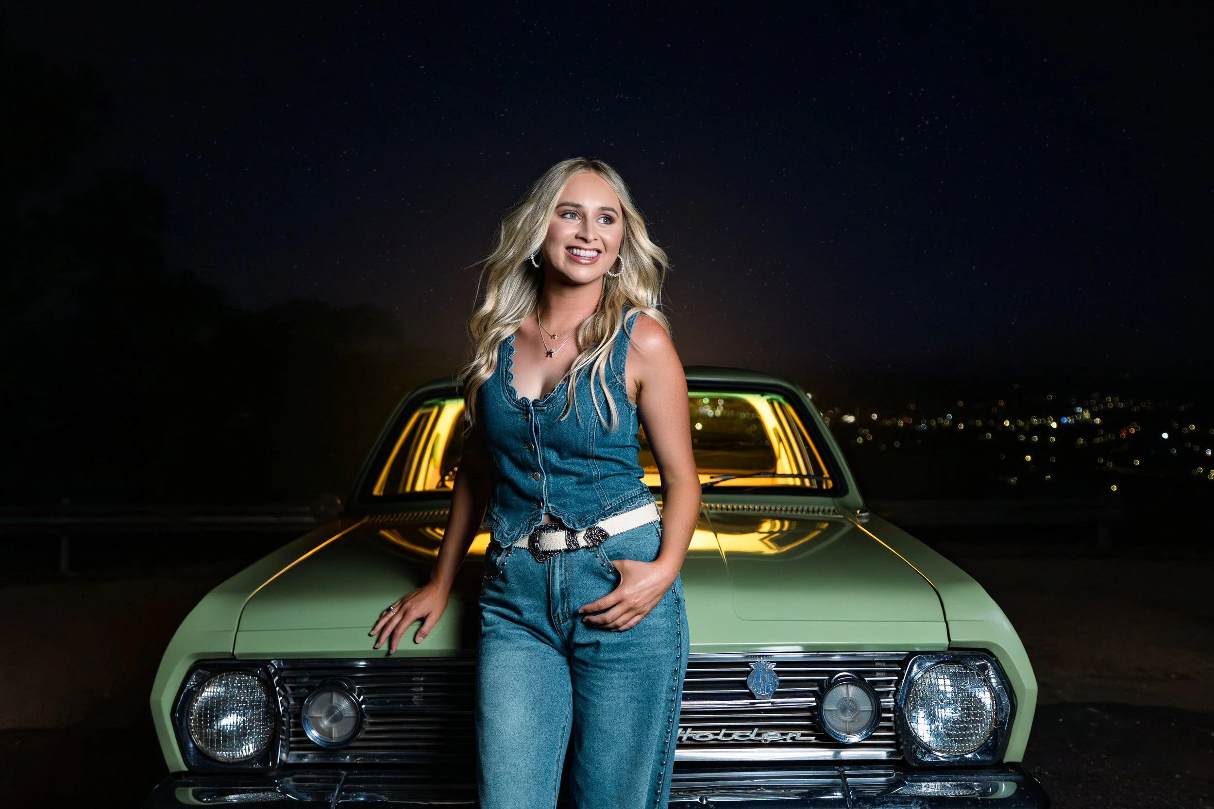 MELANIE DYER_GOLDEN GIRL_01.jpg