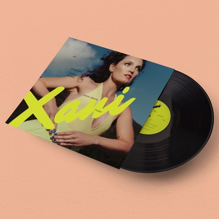 I designed a vinyl for @xani.k 🐥

📷 @olisansom
#coverart