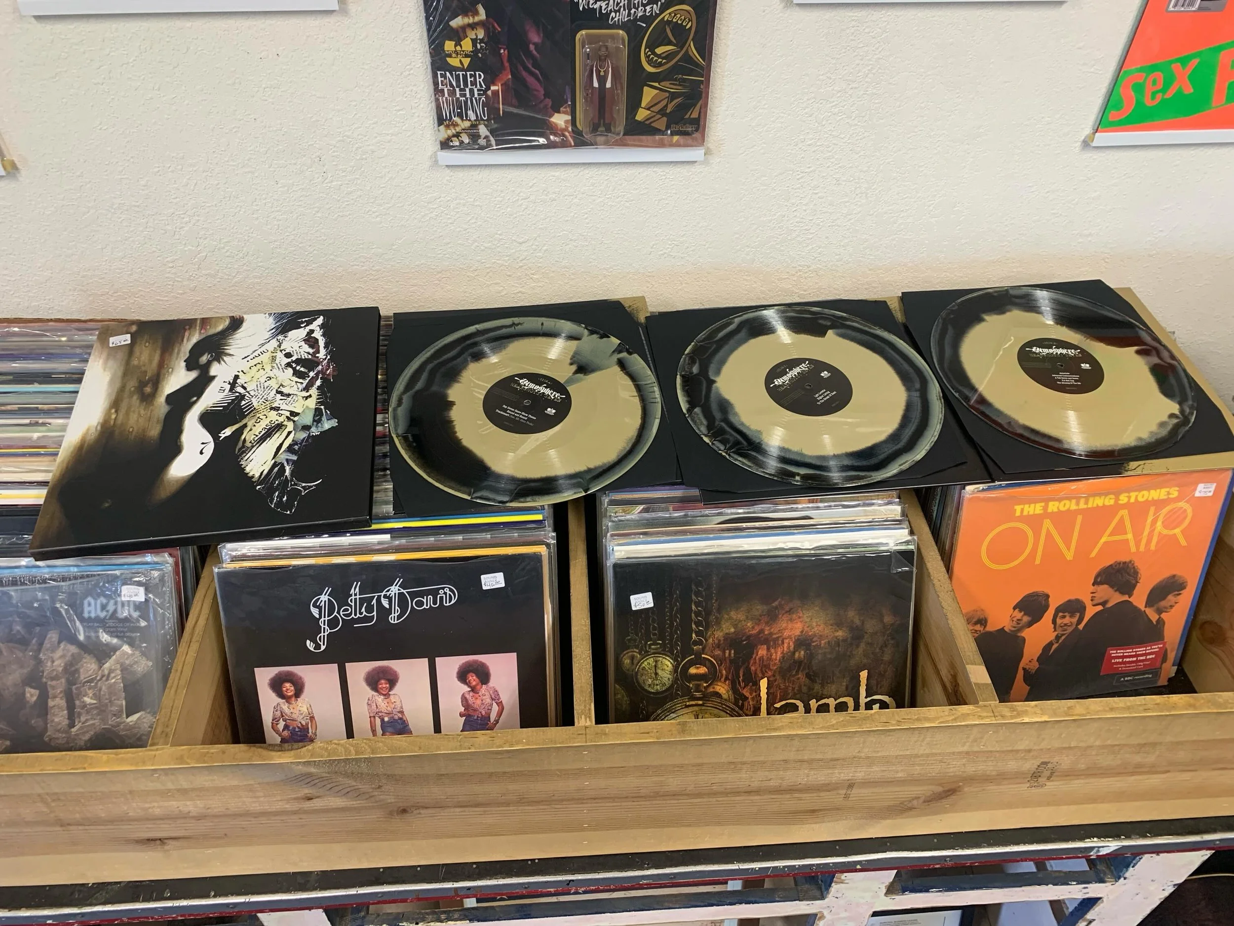 Atmosphere - Headshots: Se7en @soundannex

&mdash;&mdash;

&ldquo;Sound Annex&rdquo;

LP&rsquo;s CD&rsquo;s DVD&rsquo;s Tapes &amp; More

⬛️⚫️🎶 🎛📈✌️

#vinyl #recordsreposted #music #movies recordstore owner soundannex @soundannex yubacity Californ