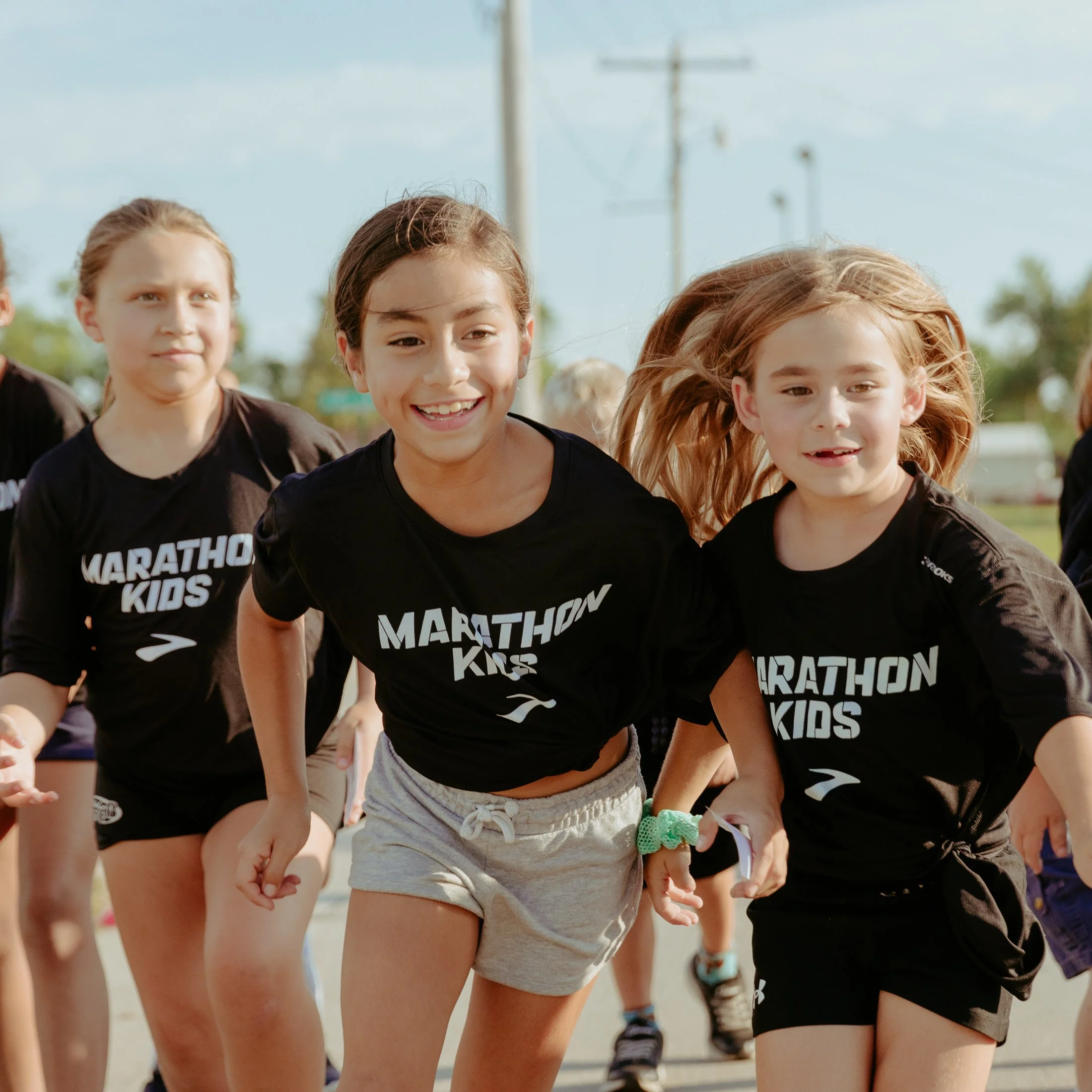 BROOKS RUNNING - MARATHON KIDS