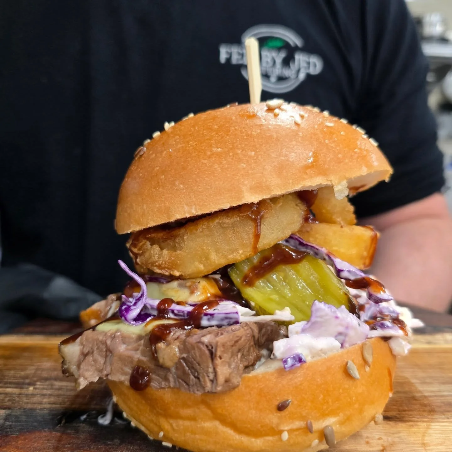 BBQ BRISKET BURGER is our hot lunch today 😁
Come in and get it for $15
Wed 22 oct

#fedbyjed #haveyoubeenfedbyjed #brisketburger