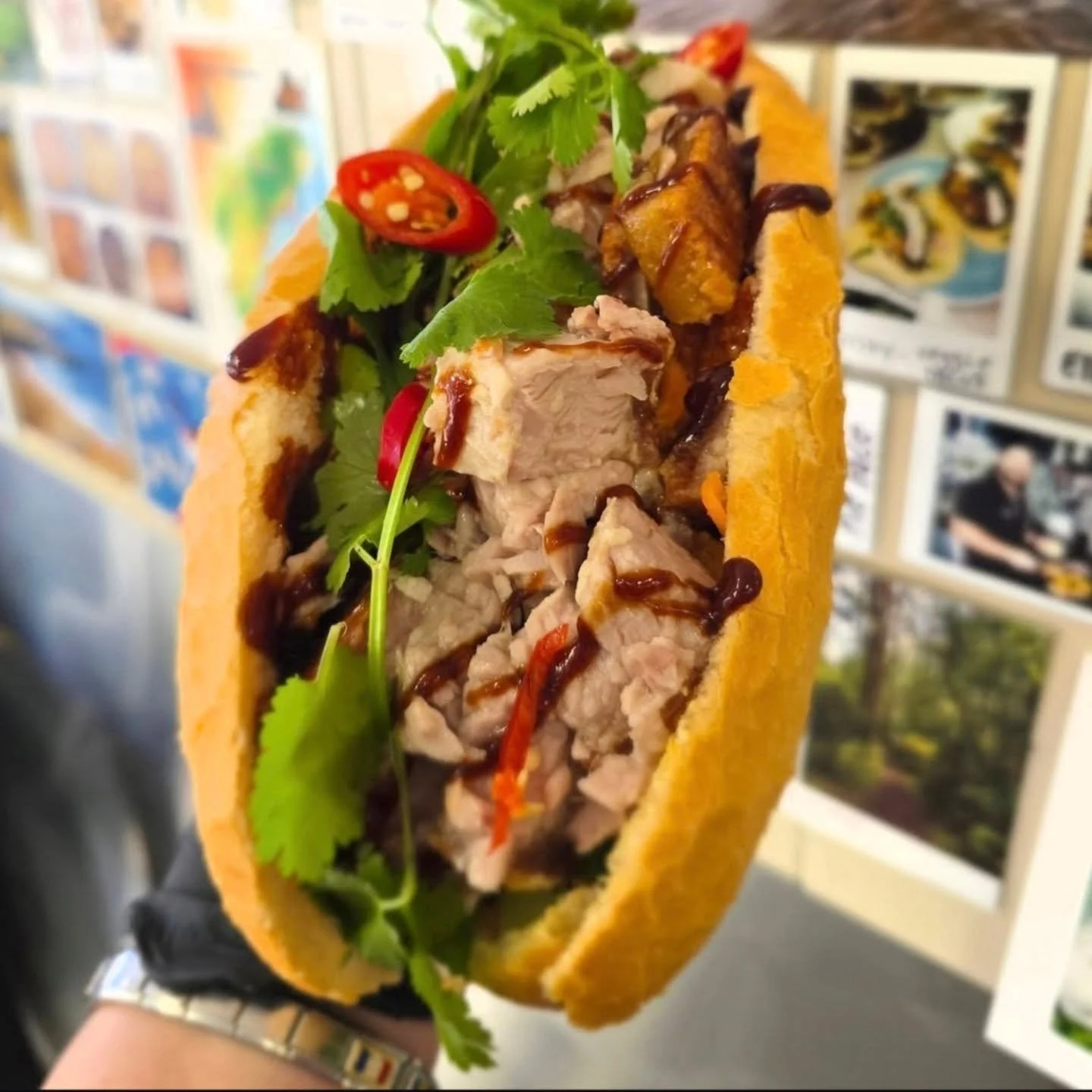 You asked we delivered..... crispy pork bahn mi is back for hot lunch
Crispy pork with all the trimmings for only $15!!
Available 9am until sold out!! 

#haveyoubeenfedbyjed #haveyouevertriedthisone #hotlunchwednesday