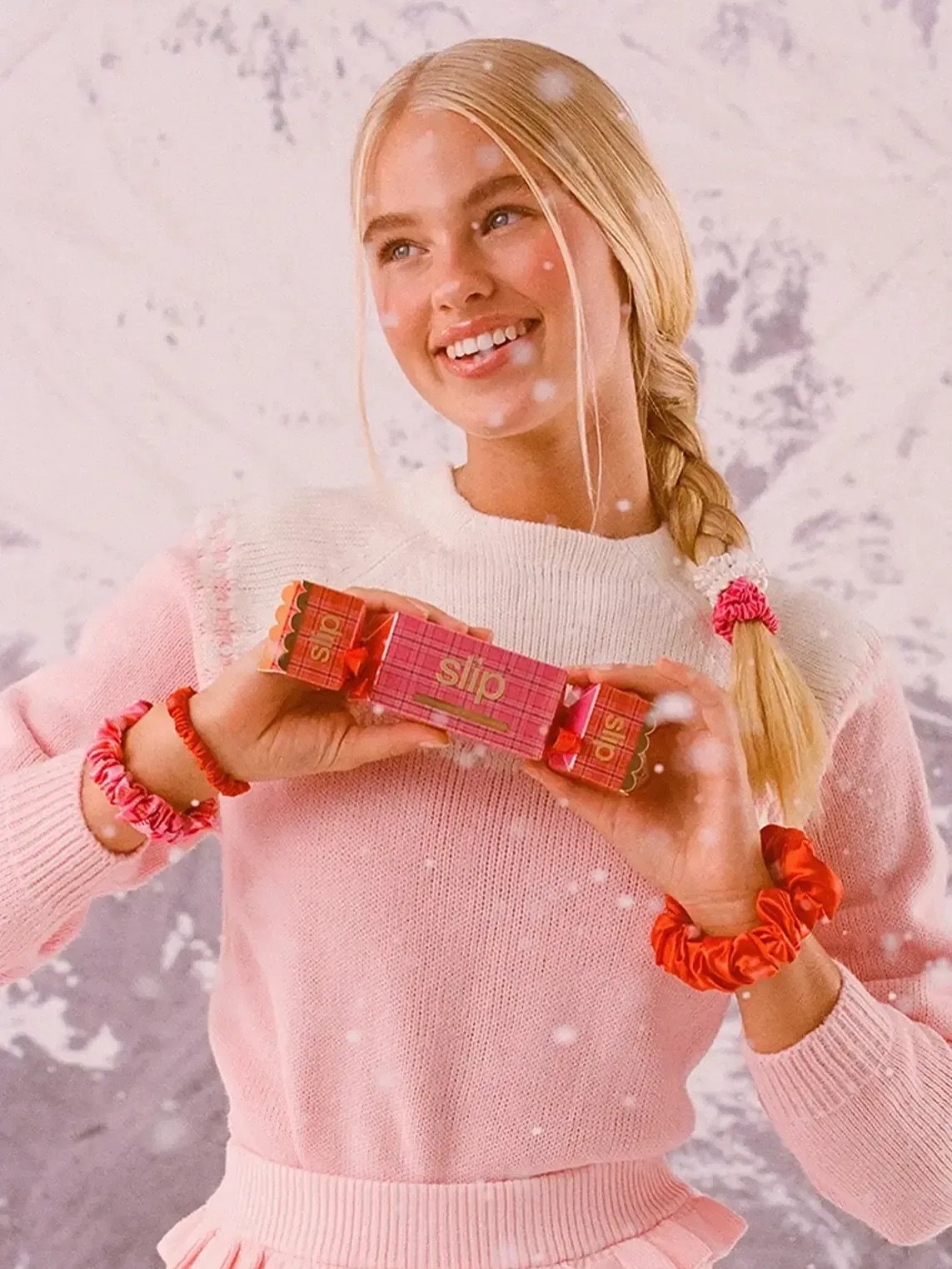 -
#ASPORT年末交換禮物指南

節日的溫度正悄悄靠近，還在苦惱要挑選什麼交換禮物嗎？
ASPORT 為你挑選了幾款質感單品，實用度剛剛好，也滿載節日祝福，送朋友、送家人、送另一半、送誰都恰到好處。

今年的交換禮物，就讓 ASPORT 給你一些靈感，在年末為重要的人獻上最誠摯、暖心的祝福 ✨

All available in ASPORT stores.

#fashion
#wellness
#fitness
#technology