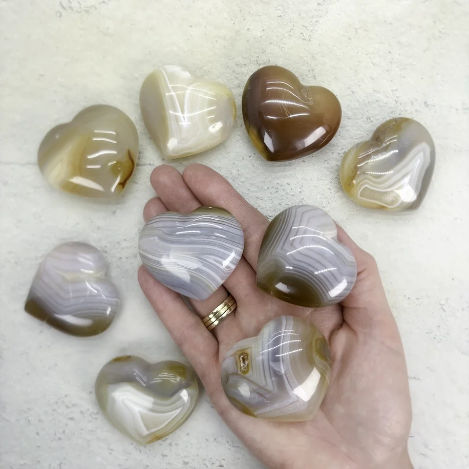 coeur-agate-large-pierre-cristaux-holistique-lithotherapie-holilab-paris.webp