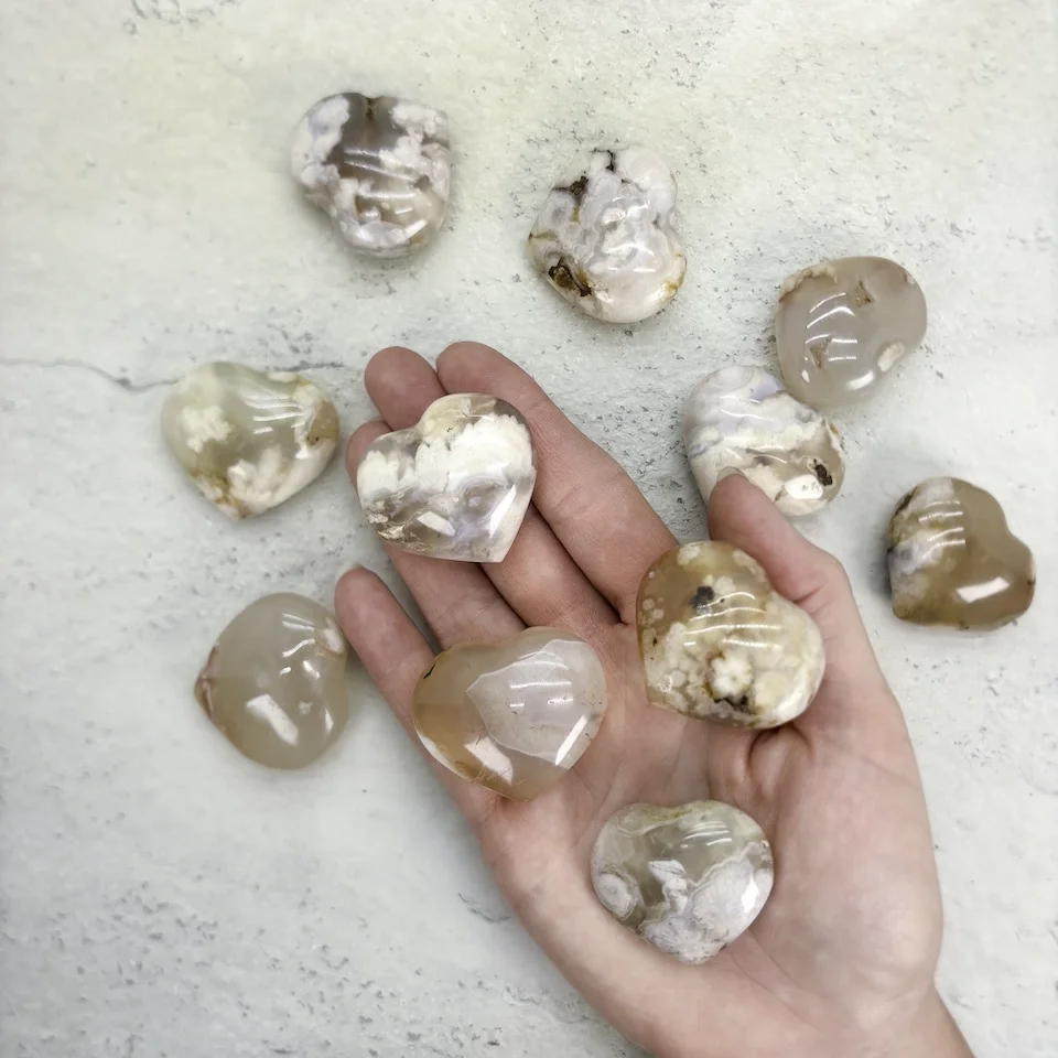 coeur-agate-fleur-pierre-cristaux-holistique-lithotherapie-holilab-paris.webp