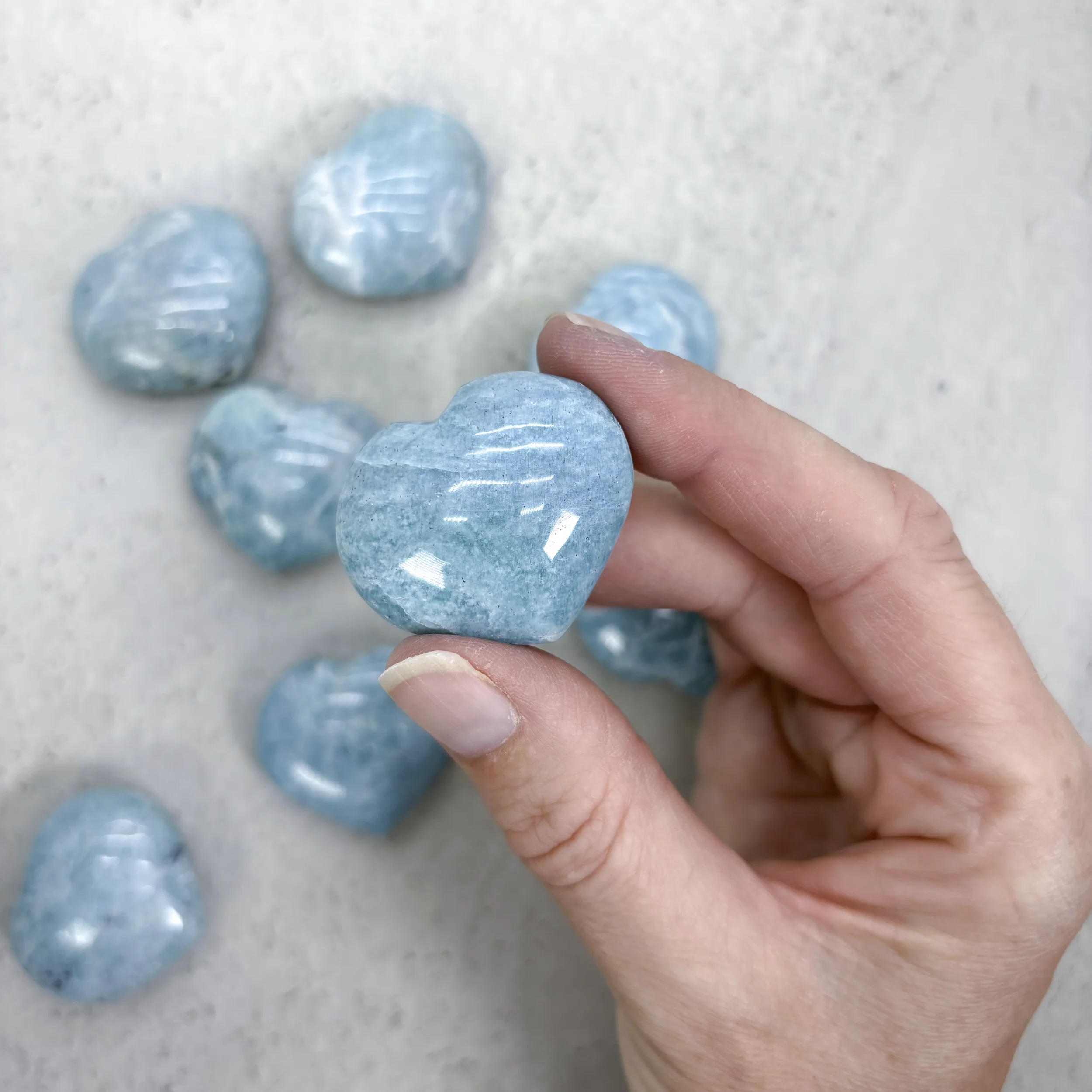 coeur-amazonite-pierre-cristaux-holistique-lithotherapie-holilab-paris.webp