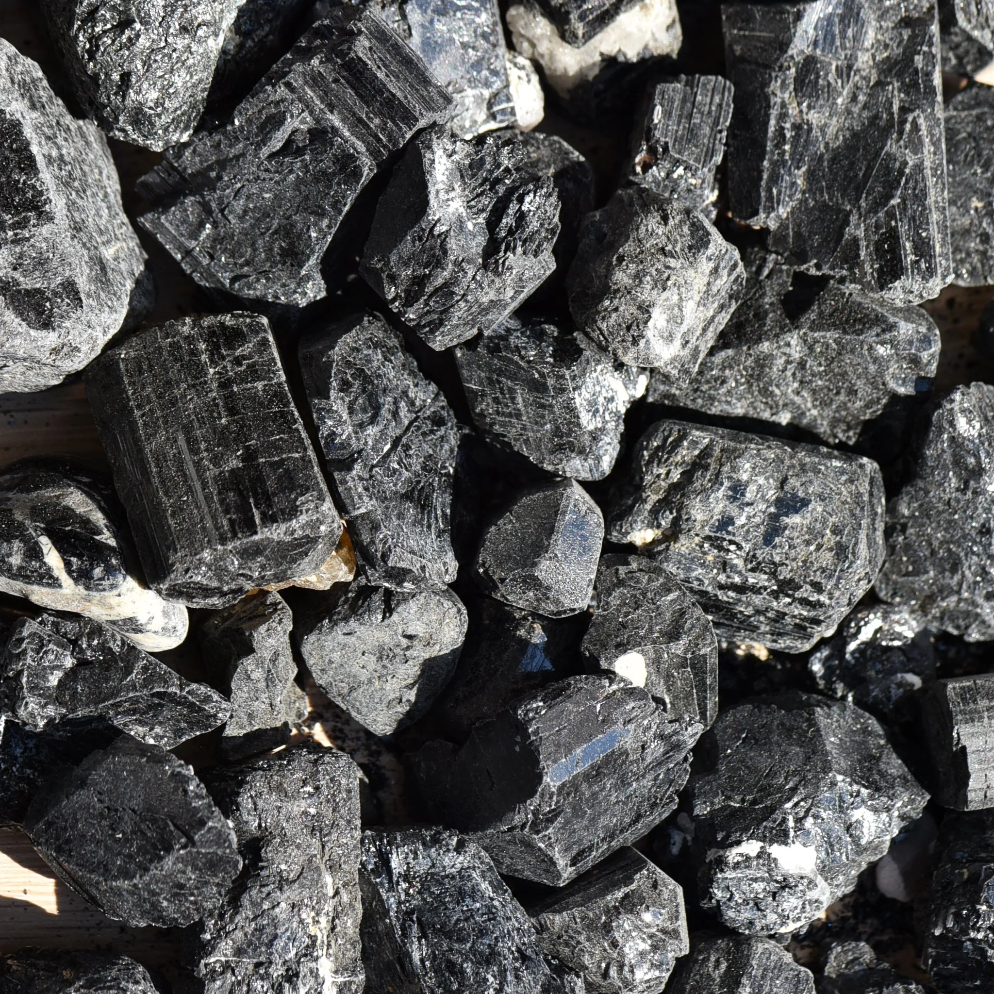 TOURMALINE NOIRE BRUTE