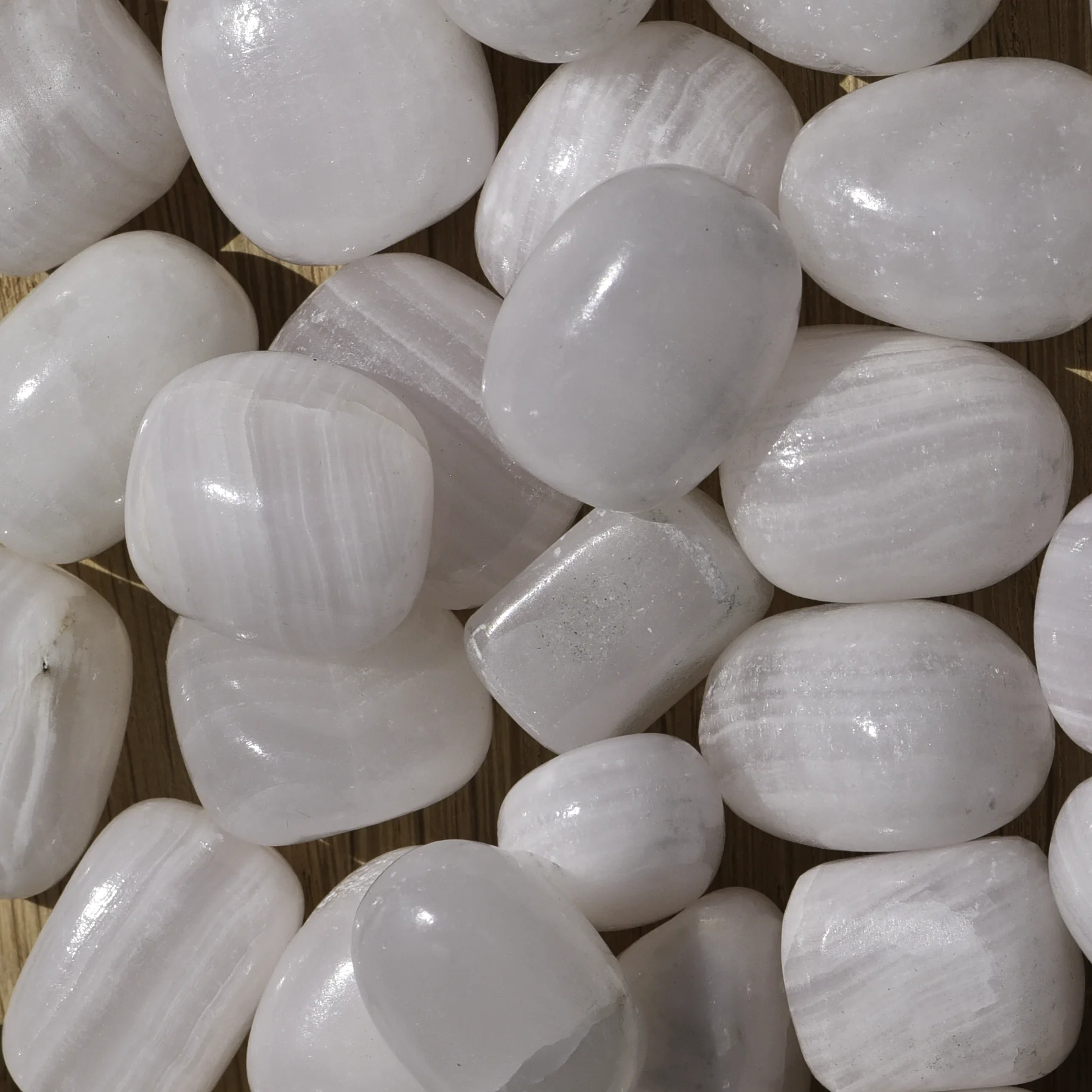 morganite-extra-pierre-roulee-cristaux-extra-holistique-lithotherapie-holilab-paris-perou.webp