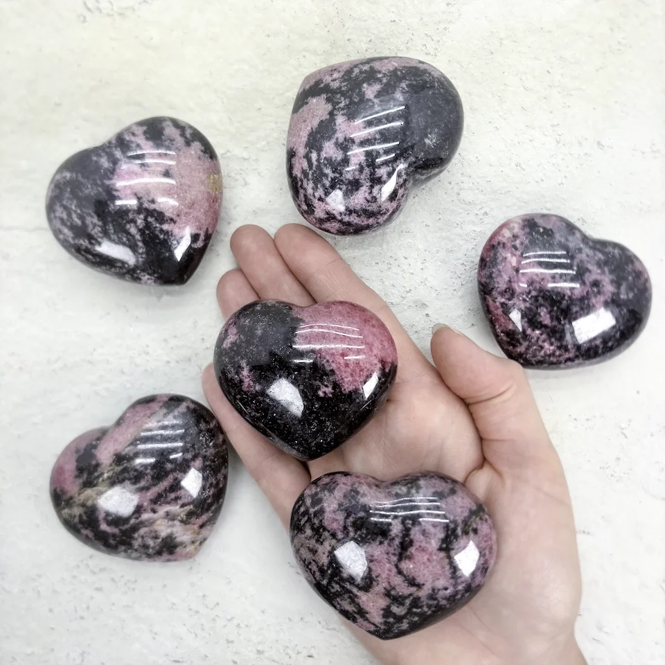 coeur-rhodonite-extra-large-pierre-roulee-cristaux-holistique-lithotherapie-holilab-paris.webp