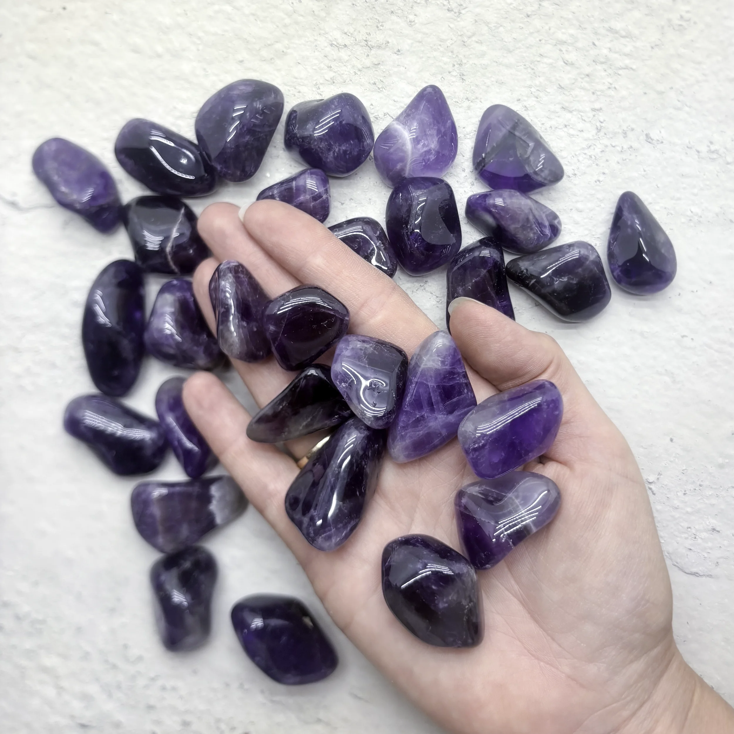 amethyste-roulee-cristaux-holistique-lithotherapie-holilab-paris.webp