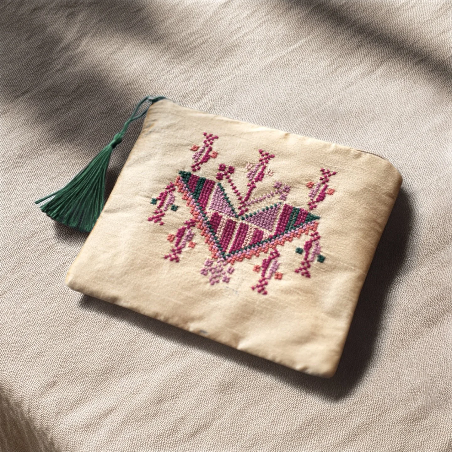 Treasures from Palestine ✨

New, limited-edition items handmade in Palestine now available on our website. We curated these lovely pieces on our last trip to the West Bank, and it&rsquo;s been such a delight to share them with you at our recent pop-u