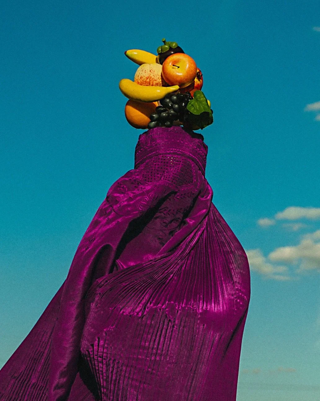 On the moodboard 🌾🌞🎞️

A visual offering of textures and places that have been inspiring us lately x

~

📸

1 - &ldquo;I Am Whoever You Want Me To Be&rdquo; (2018) by Yemeni-Egyptian-American artist Yumna Al-Arashi @yumnaaa 
2 - Unknown artists v