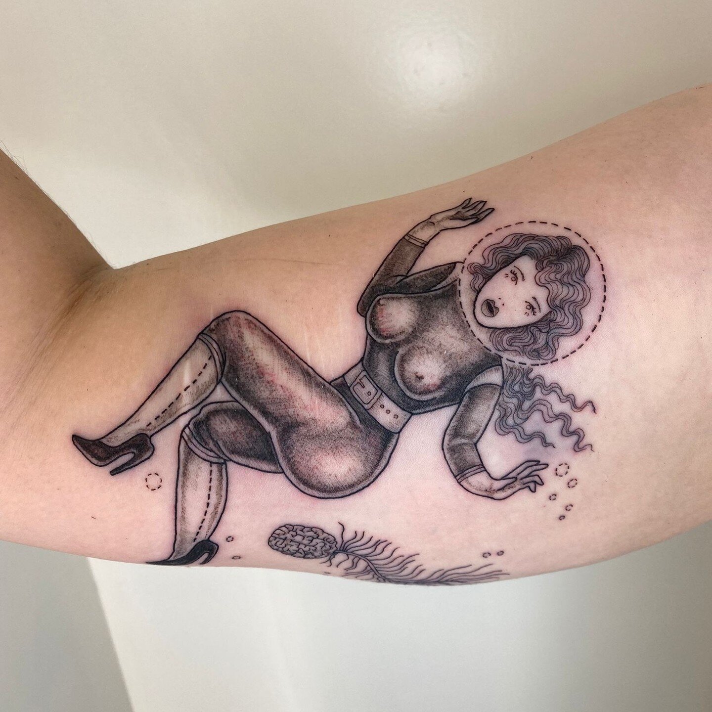 Space babe by @emilymalice @scorpiomarstattoo⁠
Contact directly to make an appointment for early 2023⁠
⁠
⁠
⁠
#emilymalice #scorpiomarstattoo #londontattoo #finelinetattoo #spacetattoo #spacebabe