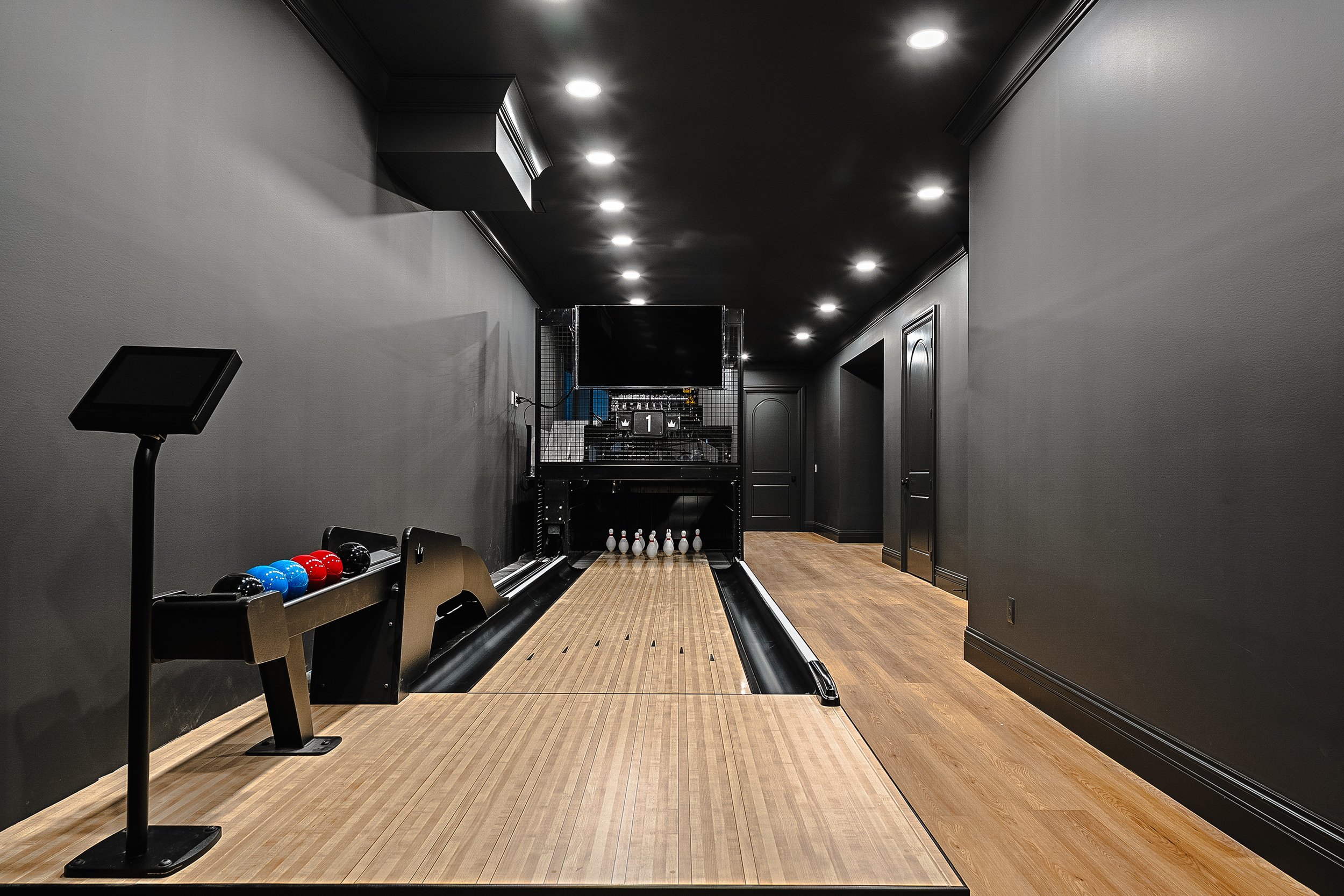 Jones Bowling.jpg
