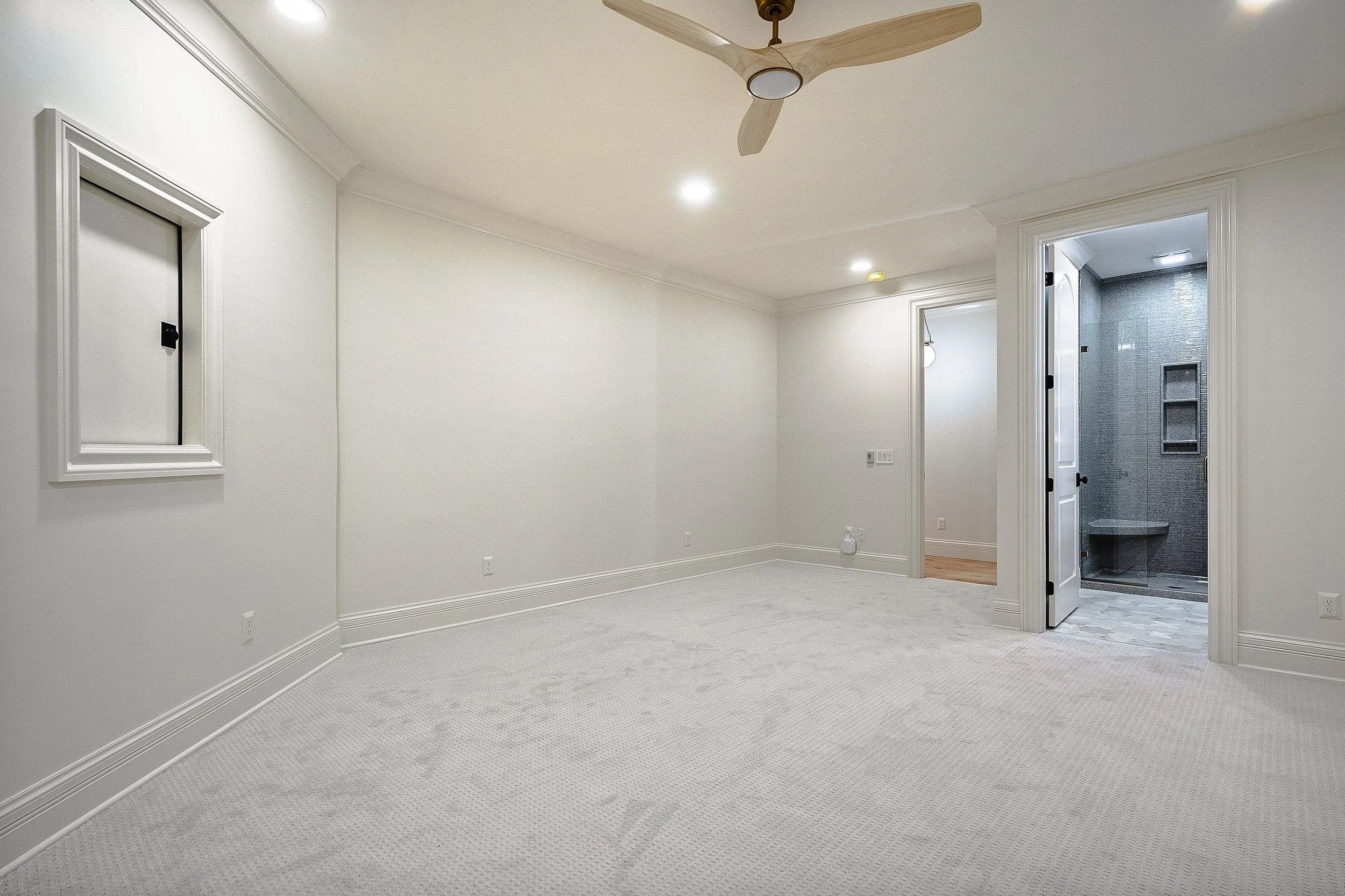 Jones Bonus room 2.jpg