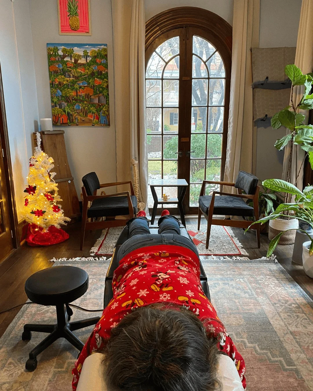 How's that holiday cheer treating your back? It's easy to overlook your body's needs during this busy season. Booking a visit with your chiropractor can be the best gift you give yourself! Keep your body aligned and stress levels down.

At Cypress Ch