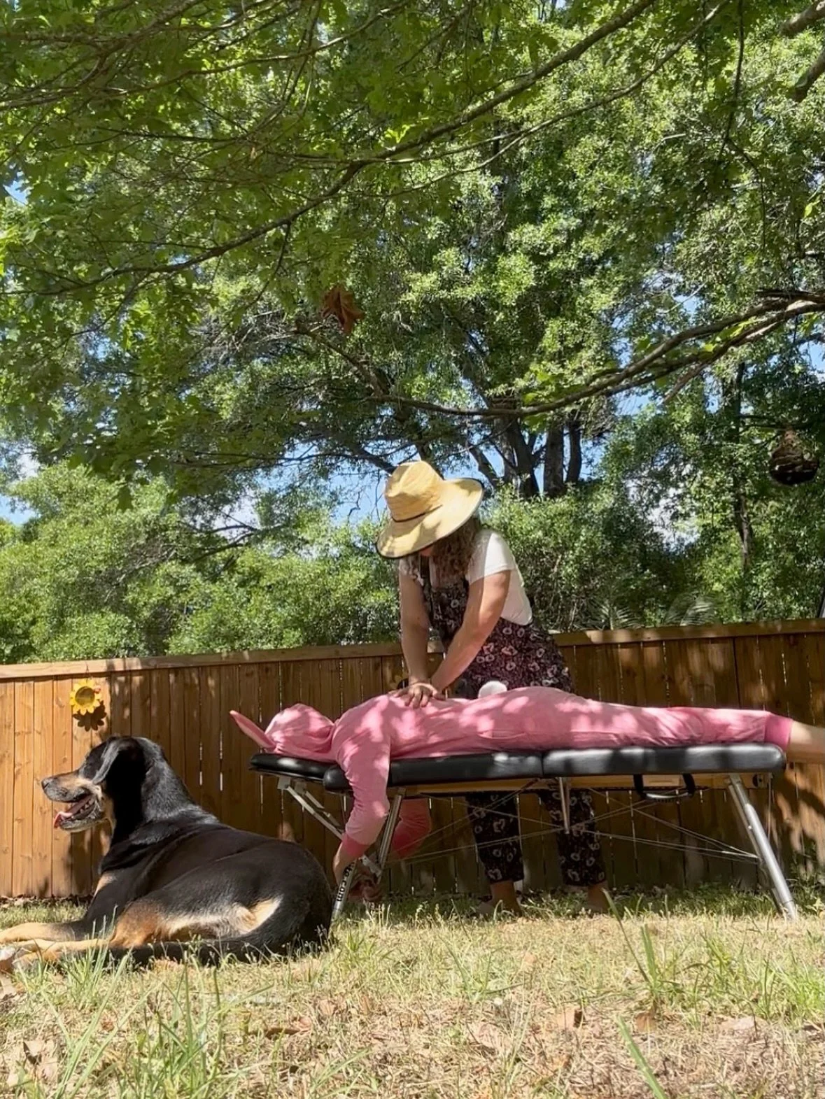 Every Bunny needs Chiropractic especially the Easter Bunny🐰!! It&rsquo;s an honor to be the Charleston Easter Bunny&rsquo;s chiropractor. 

Happy Easter y&rsquo;all! - From the Easter Bunny, Mystick and me. 🌈🩷💐

#Easterbunny #charleston #chiropra