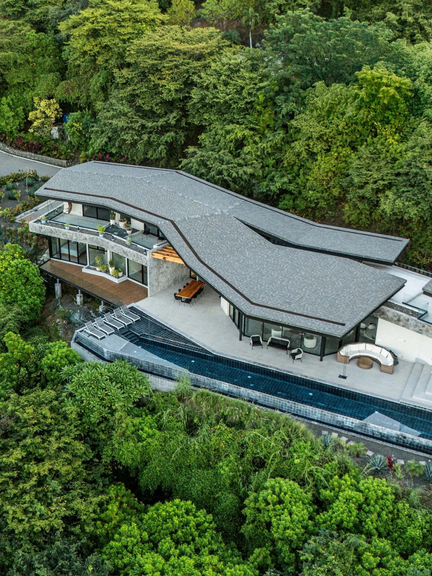 Your listings deserve premium visuals, let's elevate your content. From drone shots to detailed views, we capture the essence. 

📩 hola@pezgallostudio.com

#realestate #costarica #realestatelisting #contentcreator #realtormarketing