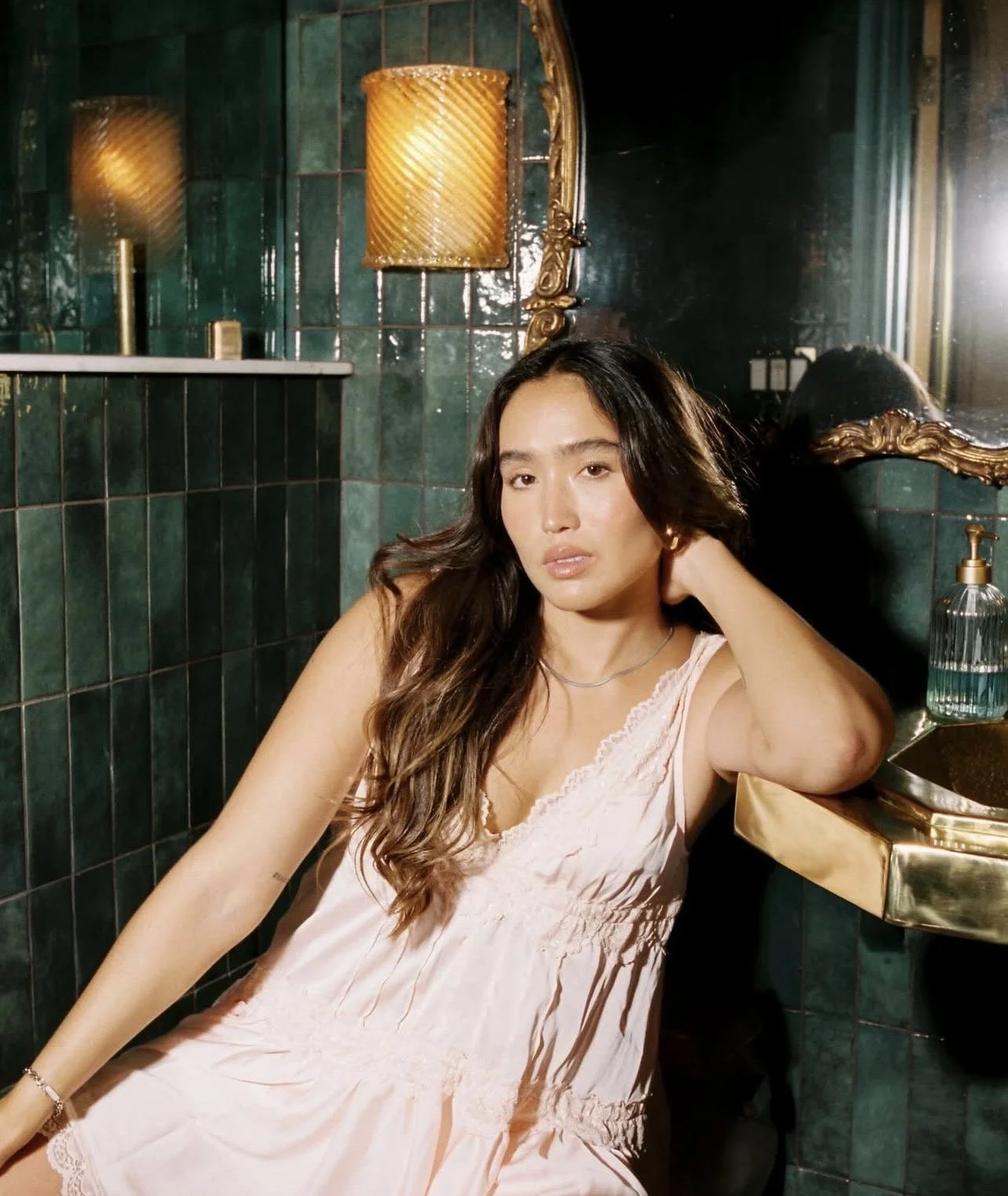 Green tile bathroom at House of Faun