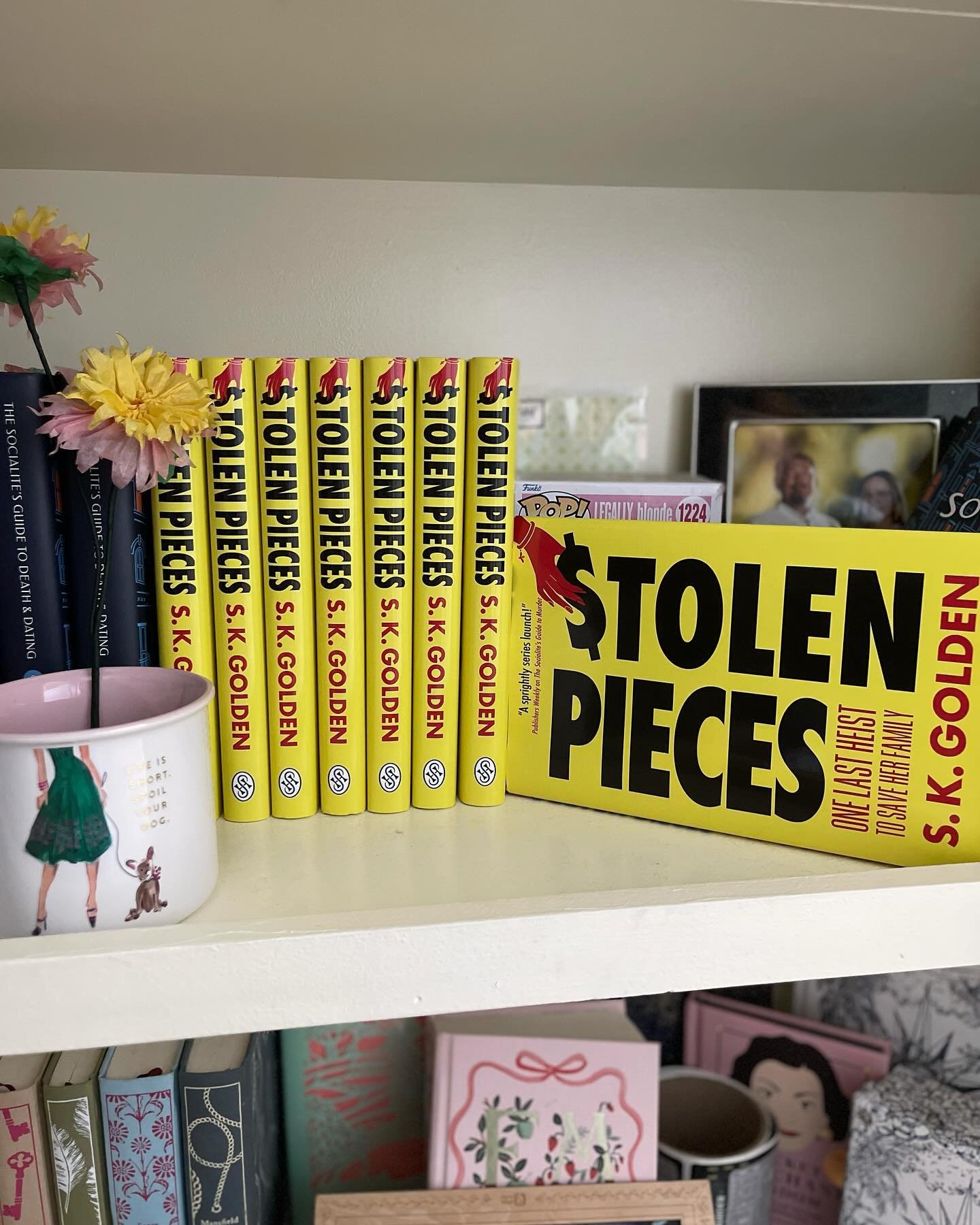 I&rsquo;m mailing copies of Stolen Pieces today and I&rsquo;ve got a few unclaimed ones left! Let me know if you want an arc!

#crimecaper #crimenovel #arc #bookreview #stolenpieces