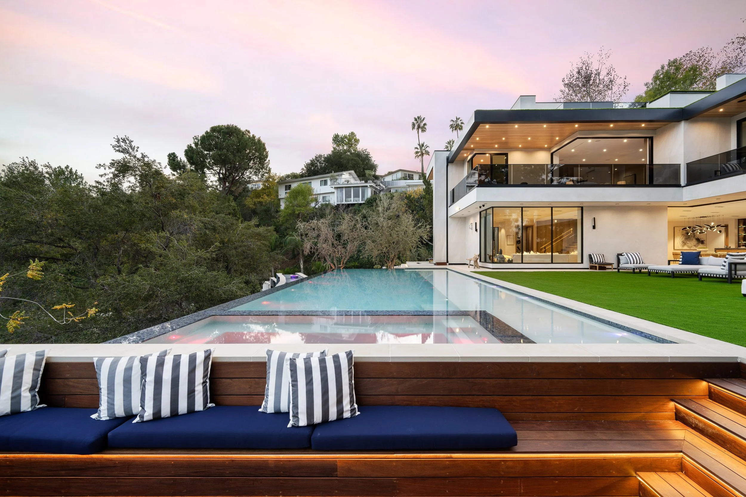 Luxury pool and spa installation in Bel Air by Everywhere Outdoor