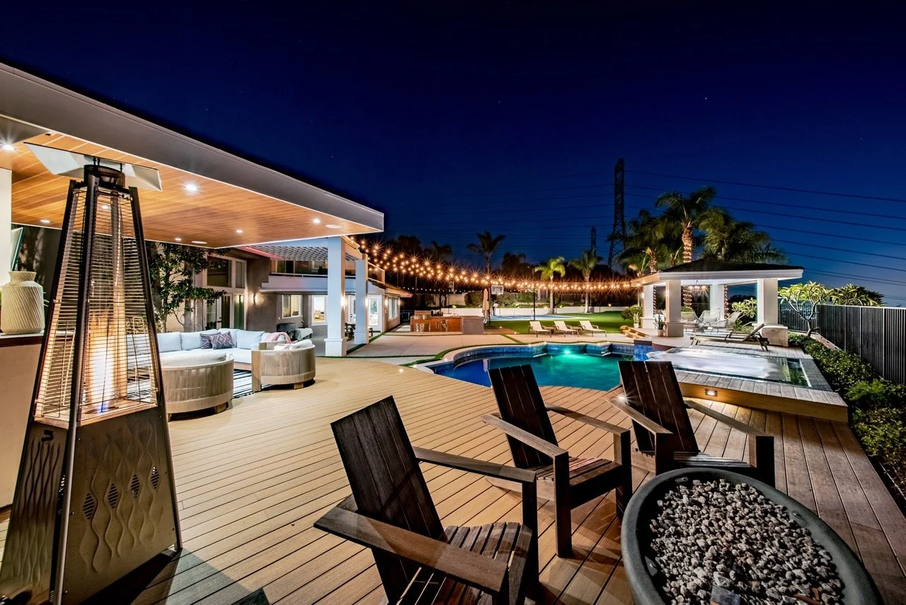 Custom pool and backyard project in Hollywood Hills, CA, designed with a modern design-build approach that emphasizes clean lines, premium materials, and a fully integrated outdoor living space. This project features custom pool construction, upgrade