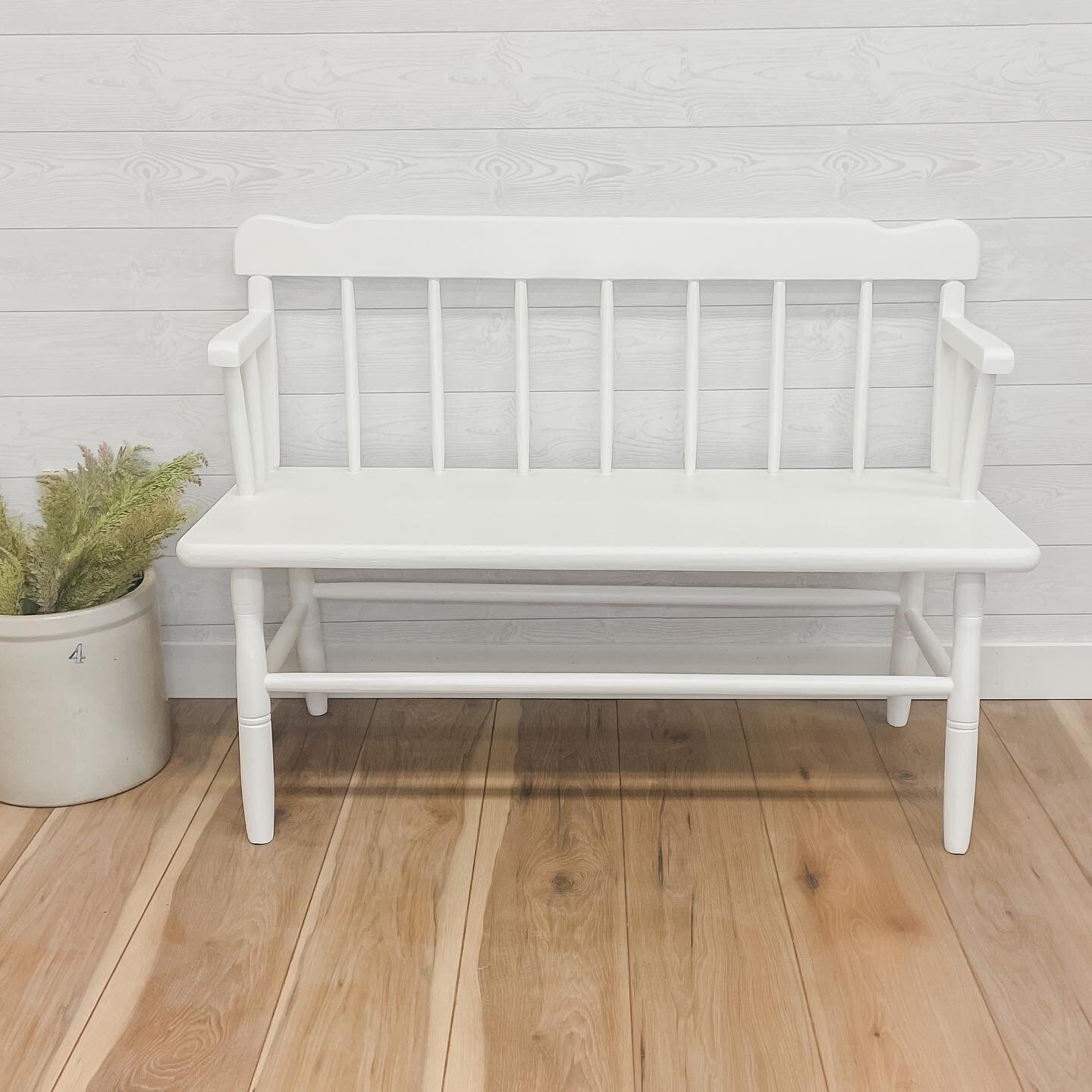 A quiant porch bench that was our customer&rsquo;s grandfathers-it had MANY bubbles in the paint from layers and years of different paint colors. She wanted those bubbles gone and a simple white finish. I think we delivered ✔️

#modernfarmhouse #farm