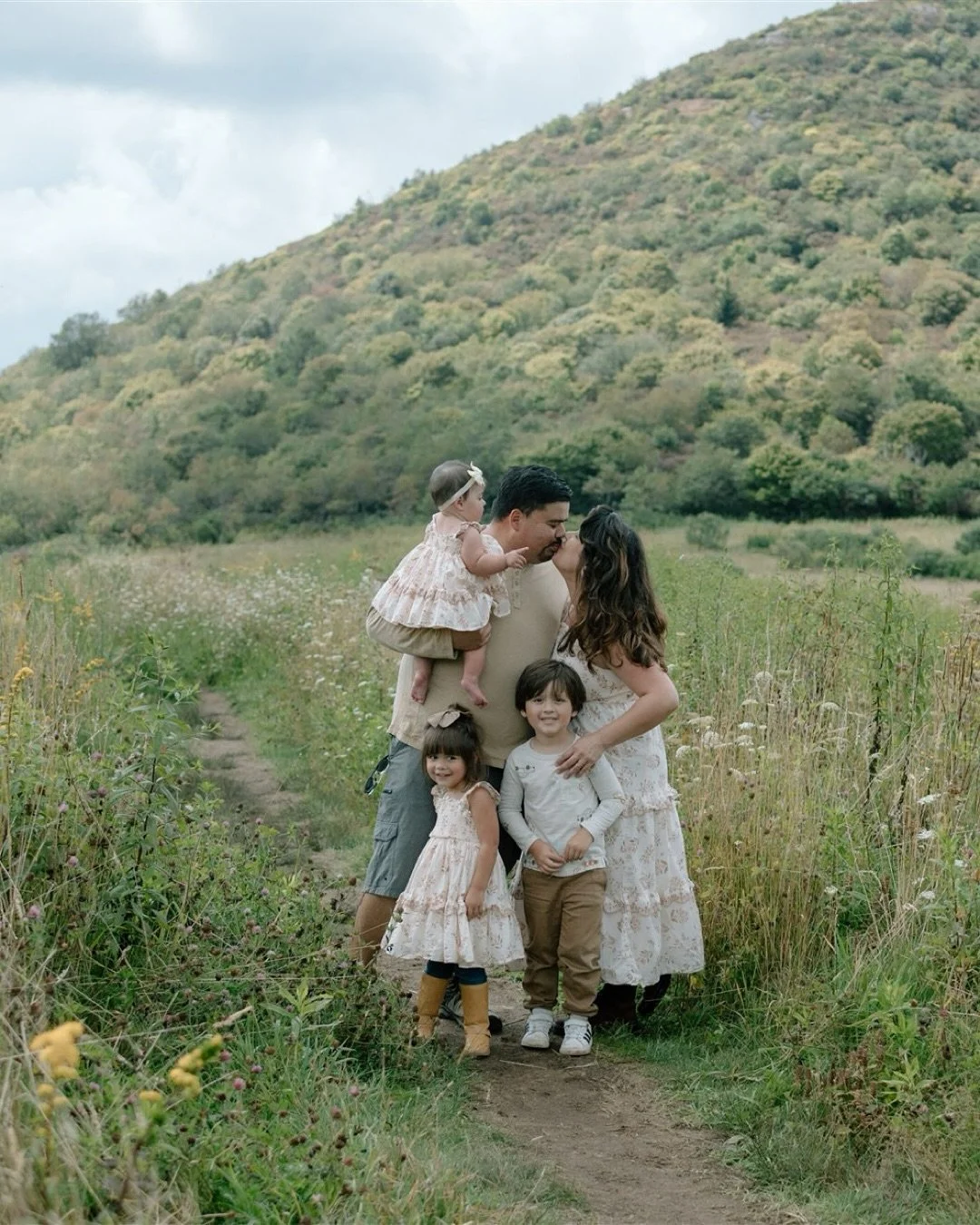 We are growing 🌿 

By the end of 2025, we won&rsquo;t be a family of 5 but of 6 😍 

Plans do change. If you were to tell me in the past that I would have four babies, I would have told you you&rsquo;re crazy! And here we are 🤍 

We&rsquo;ve been s