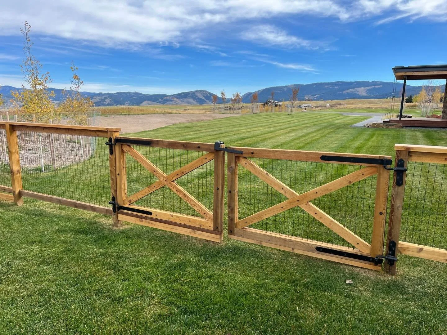 This is your sign to redo your fence 😉 #bozemanbuilder #bozemanmontana #bigsky #bozemancontractor #bigskybusiness