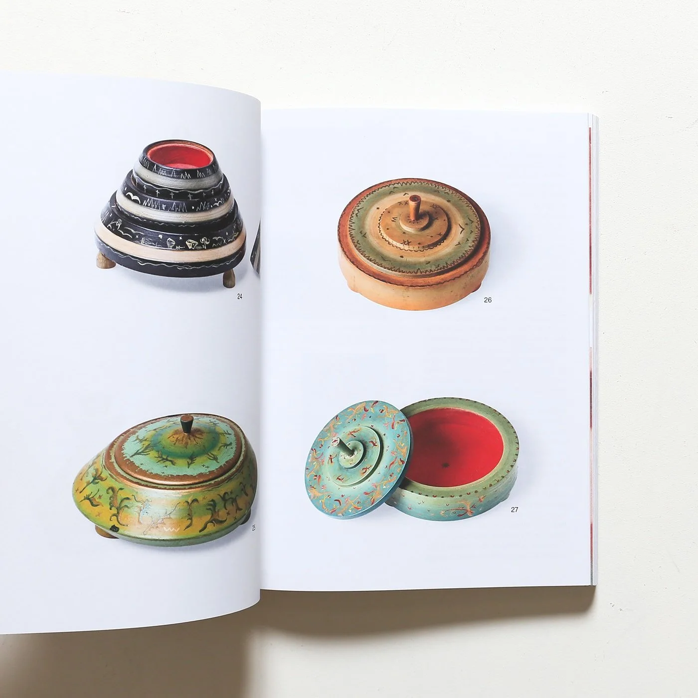 Atelier Zanolli
Fabrics, Fashion, Craft 1905–1939