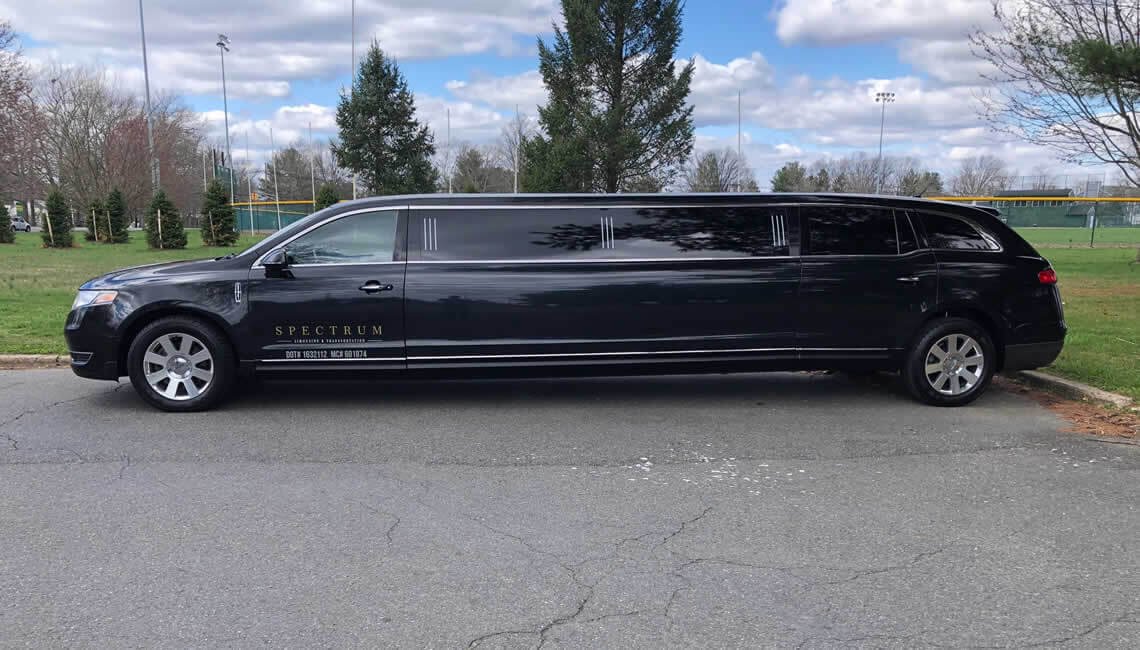 LincolnMKTLimousine-2.jpg