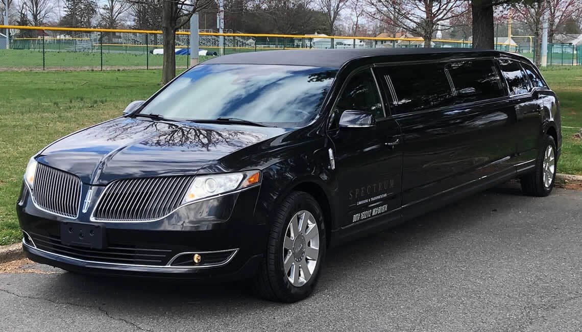 LincolnMKTLimousine-1.jpg