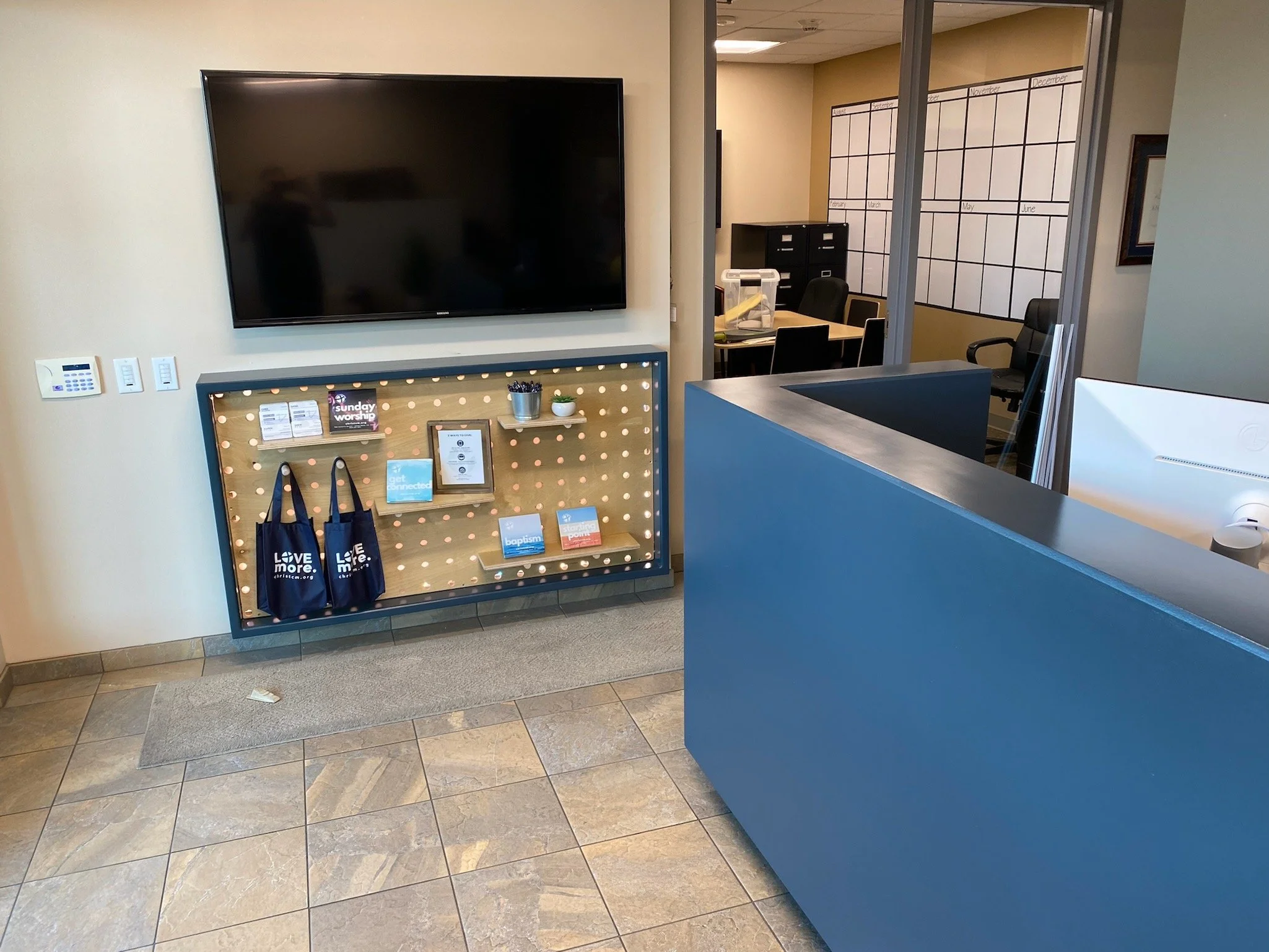 horizontal floating display shelf with LED backlighting