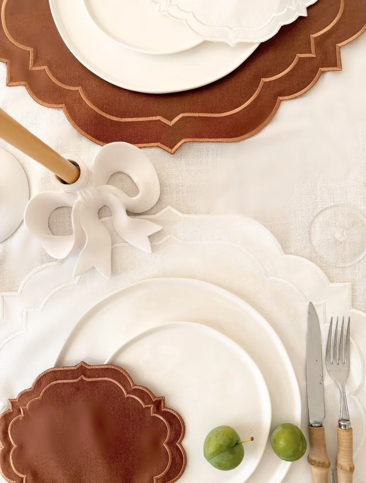 Chleo - Tablescape - plums.jpg