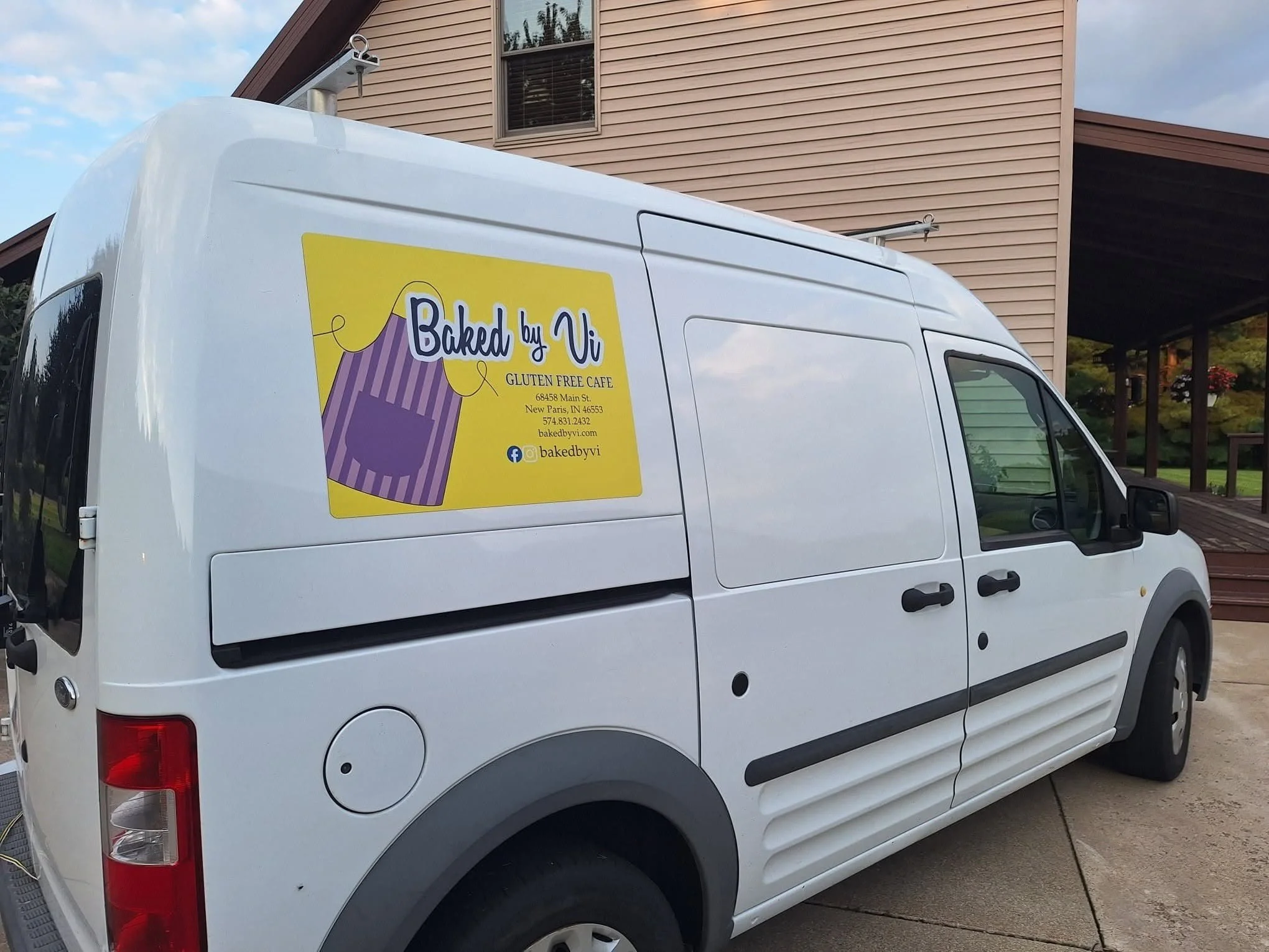 Baked by Vi pop-up trailer