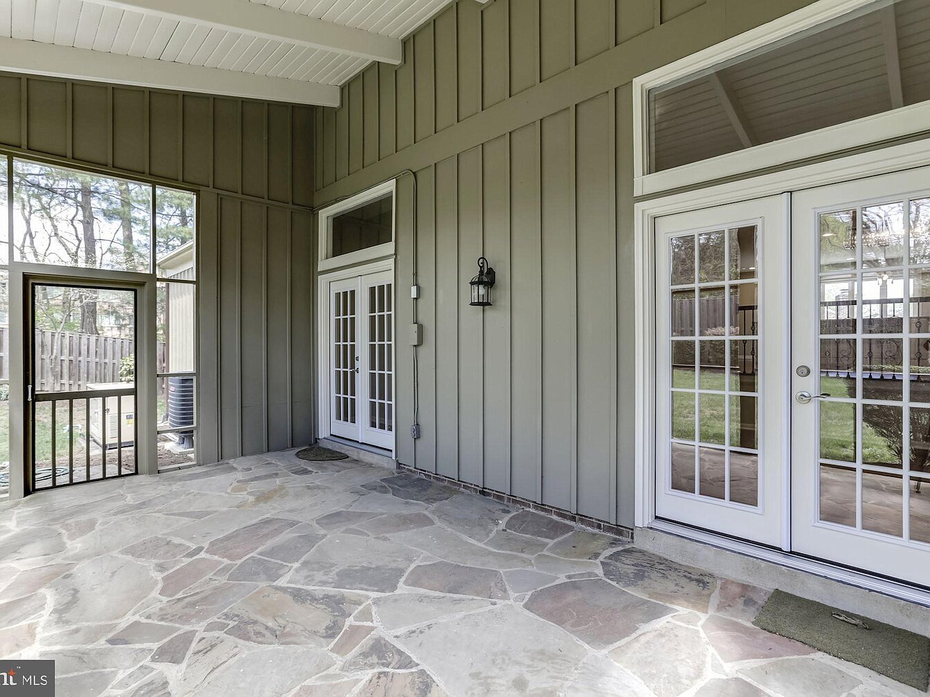 Screened Porch 2.jpg