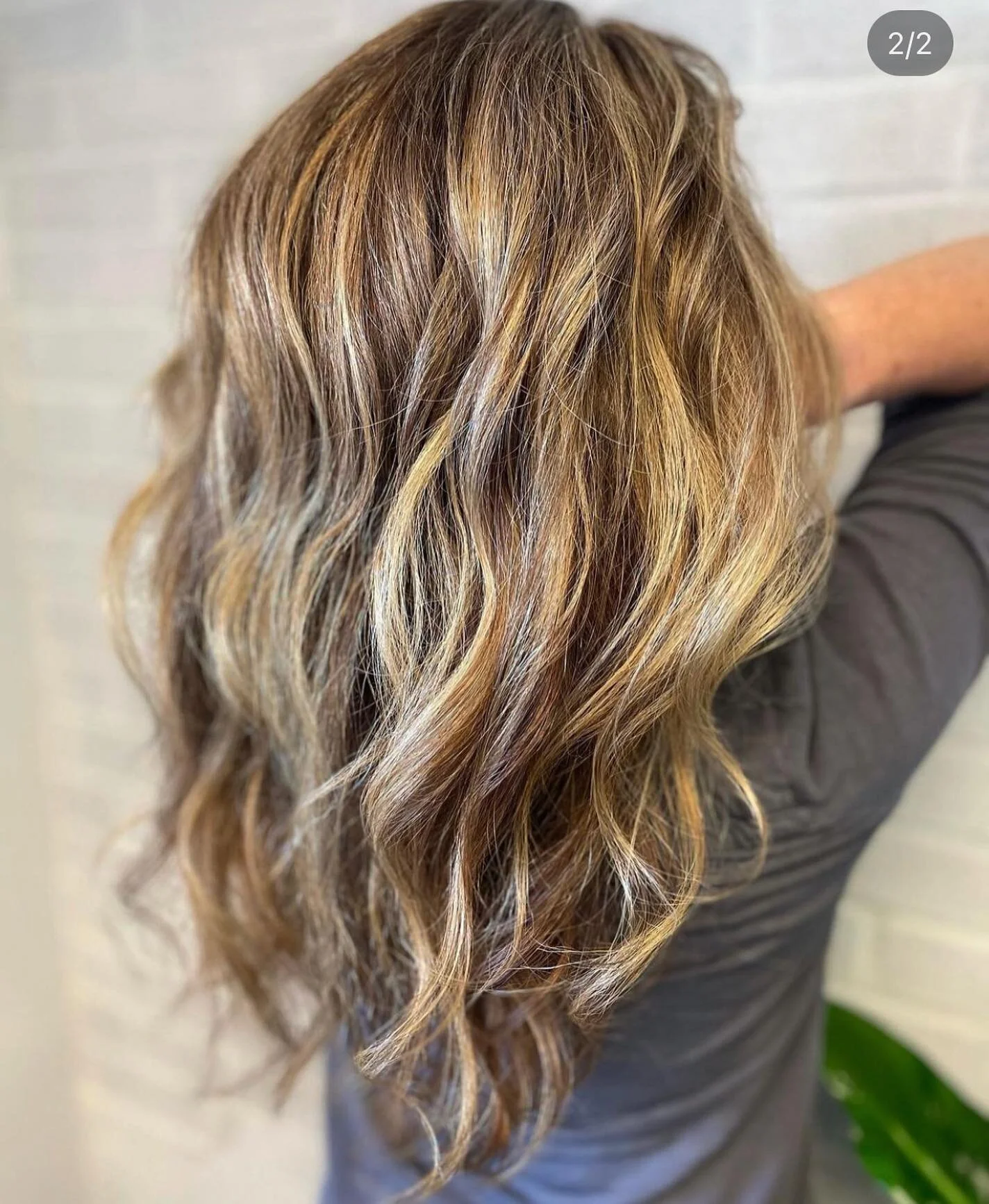 Beautiful Bronde by @rachaelcolorshair 
.
Follow her post for more info!
.
@oligopro @beautylaunchpad @behindthechair_com 
.
#rockpaperscissorssalonmaine #southportlandmaine #bronde #brondehair #balayagedandpainted #oligopro #oligopro #oligoblackligh