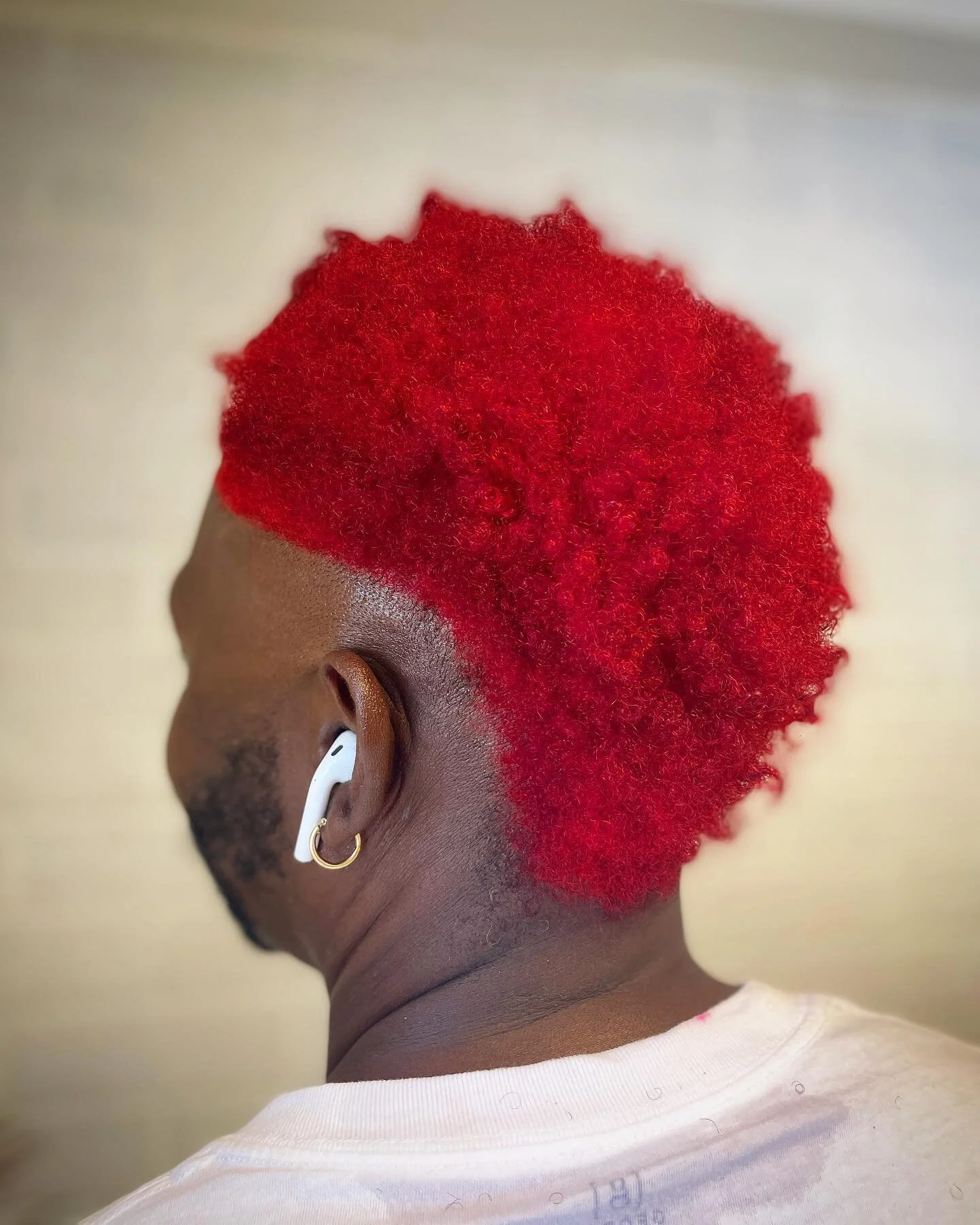 Ready for St Lucia and Carnival 💥
.
Color by @kateemmerichhair 
.
@wella @wellahairusa @olaplex @behindthechair_com @beautylaunchpad @oligopro 
.
#rockpaperscissorssalonmaine #southportland #sopo #knightville 
#fashioncolorhair #redhair #oligopro #w