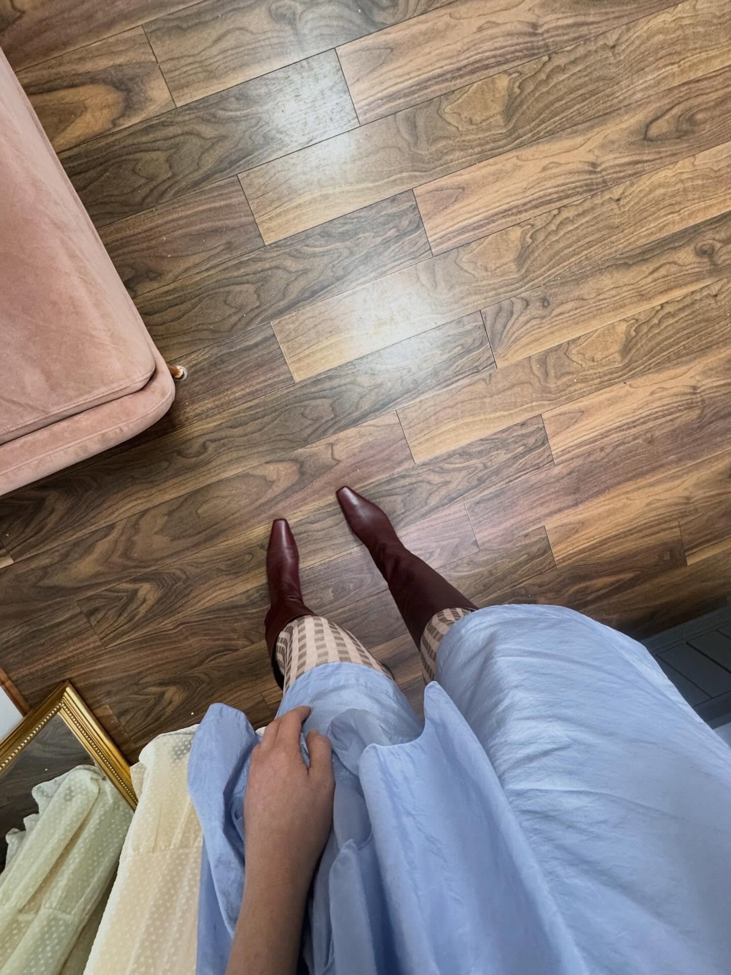 STUDIO DREAMS 
Full day with a couple of lovely ladies from Glasgow. Came on the train, spending the day in Galashiels. Thought it was lovely. Played the tourist guide mentioning all the good places to visit 🙏

Colour session, make up tutorial for a