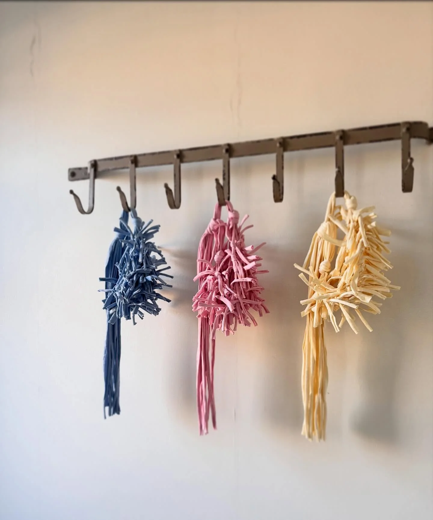 Sweet Saturday 💖
Three women each in different colour palettes. That&rsquo;s just one Saturday morning, in a small town called Galashiels ... So why do we all follow the same trends?? 

Happy Valentines&hellip; pastel sweets incoming for SPRING 💖