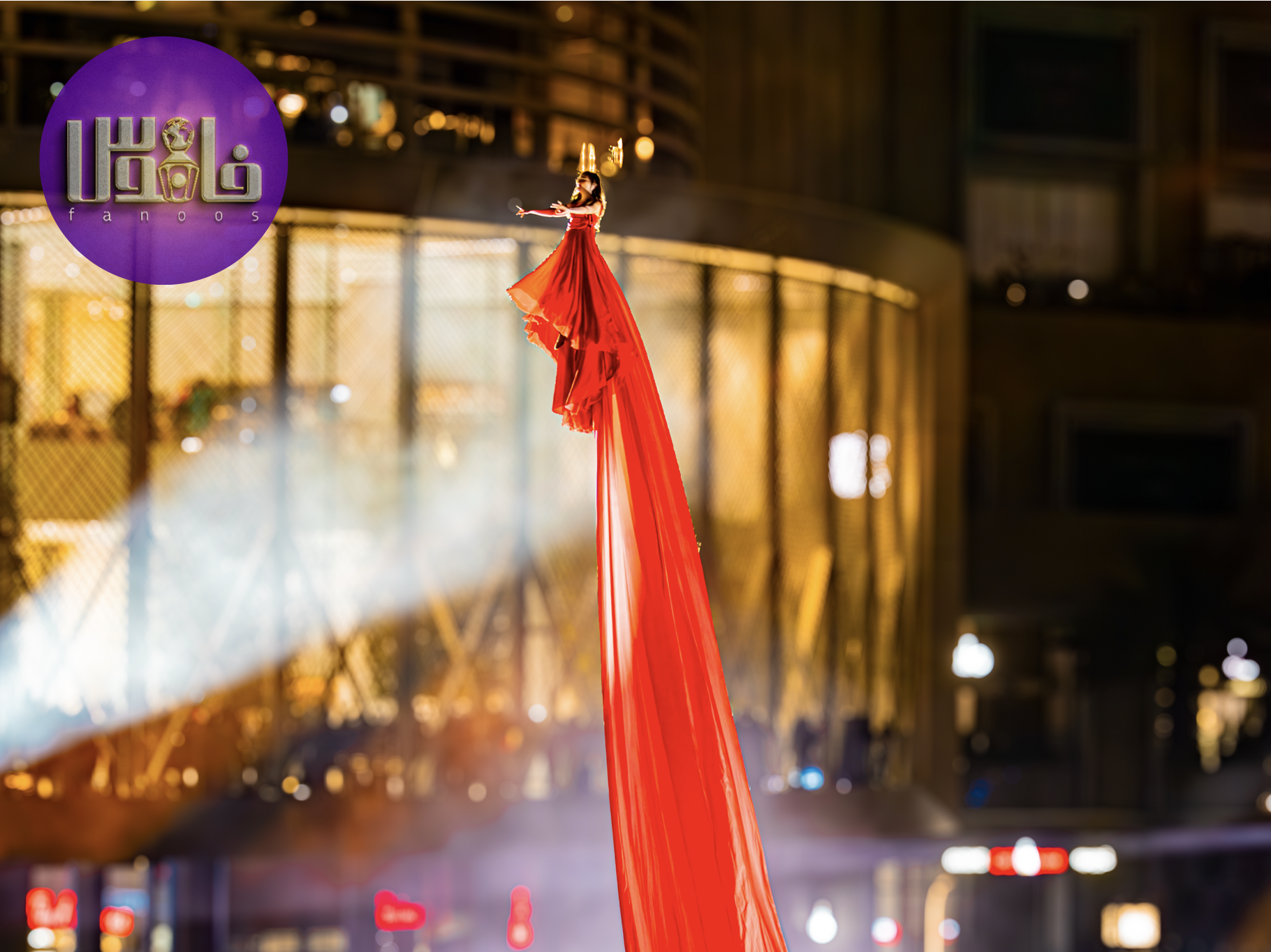 ياسمينا صباح تبهر العالم معلقة في الهواء عند برج خليفة