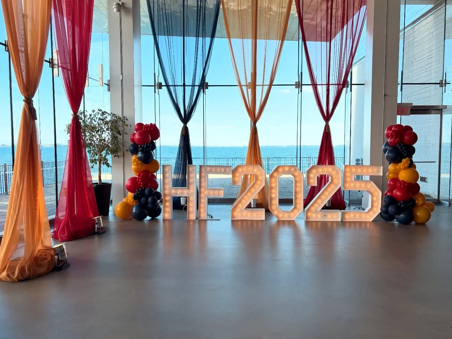 tasteful &bull; stunning &bull; elegance 
 @queenseventservices💛❤️💙
@queensevents