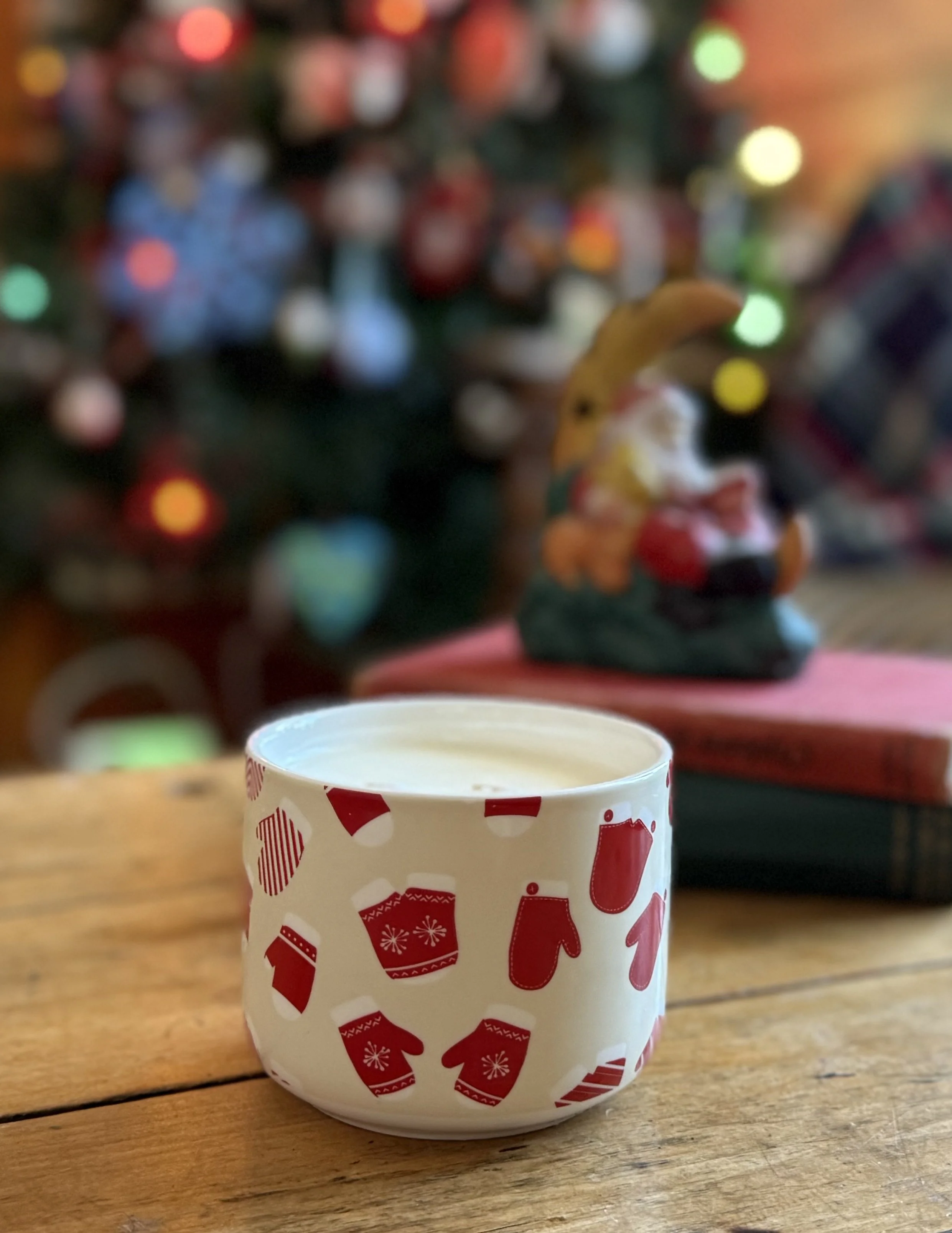 14 oz Double wick Mitten Candle