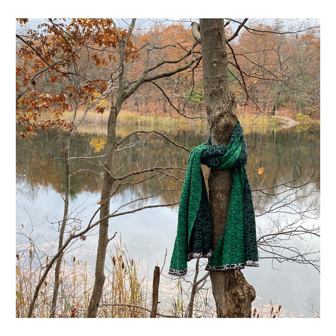 What a perfect day to go enjoys some outdoors. Wear a softest cotton scarf and take a breath. After the hike, check @620local for more scarf colors. #catskillslove @olanashs 
.
.

#catskills #hudsonvalleymaker #hudsonvalleyny #hudsonvalleyhikes #olan